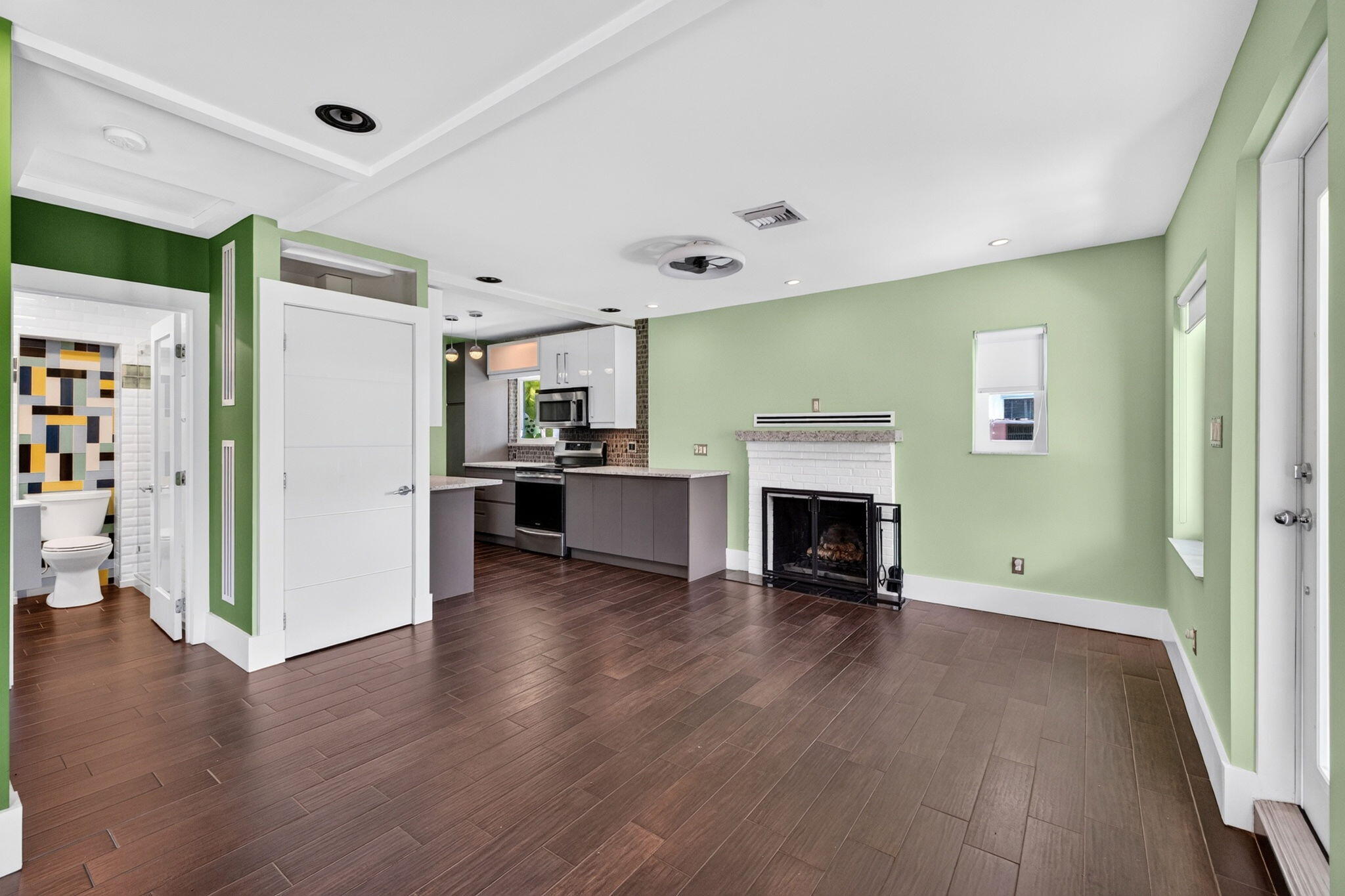 WHITE ACRES - Residential