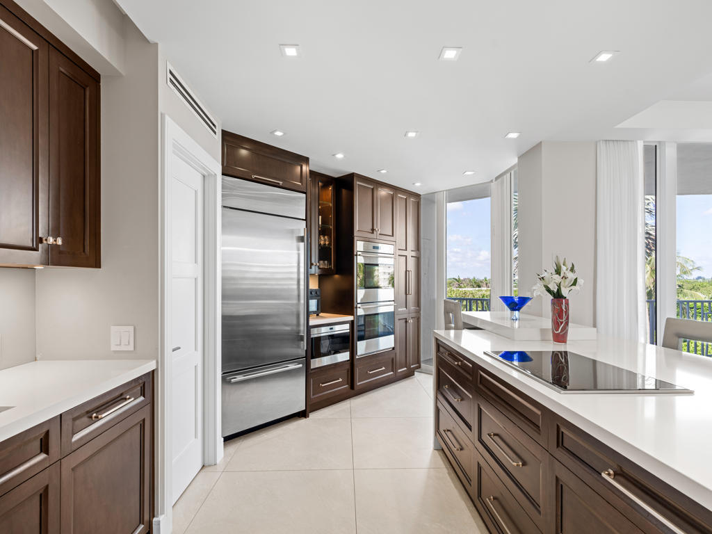 TWENTY FIVE HUNDRED SOUTH OCEAN BLVD CONDO - Residential