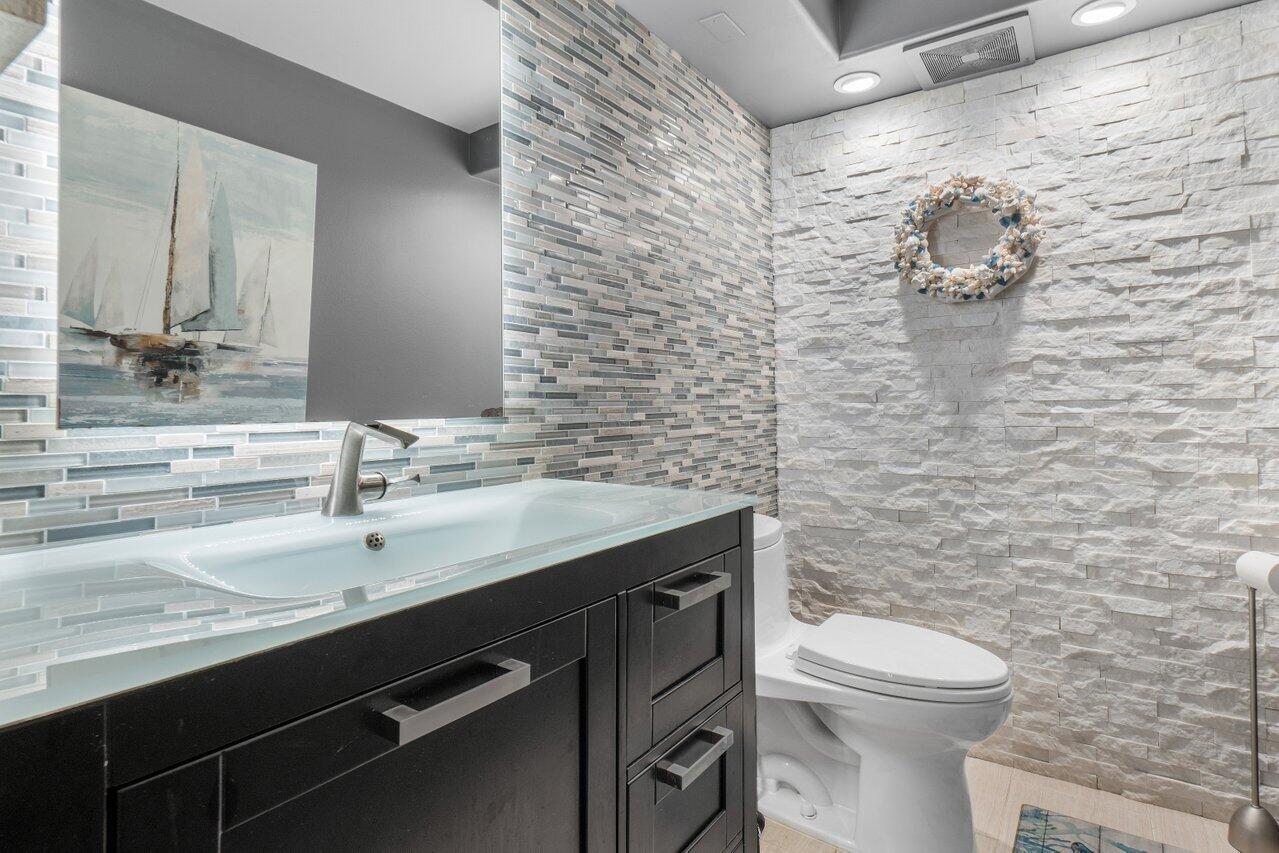 COSTA DEL REY COND - Residential