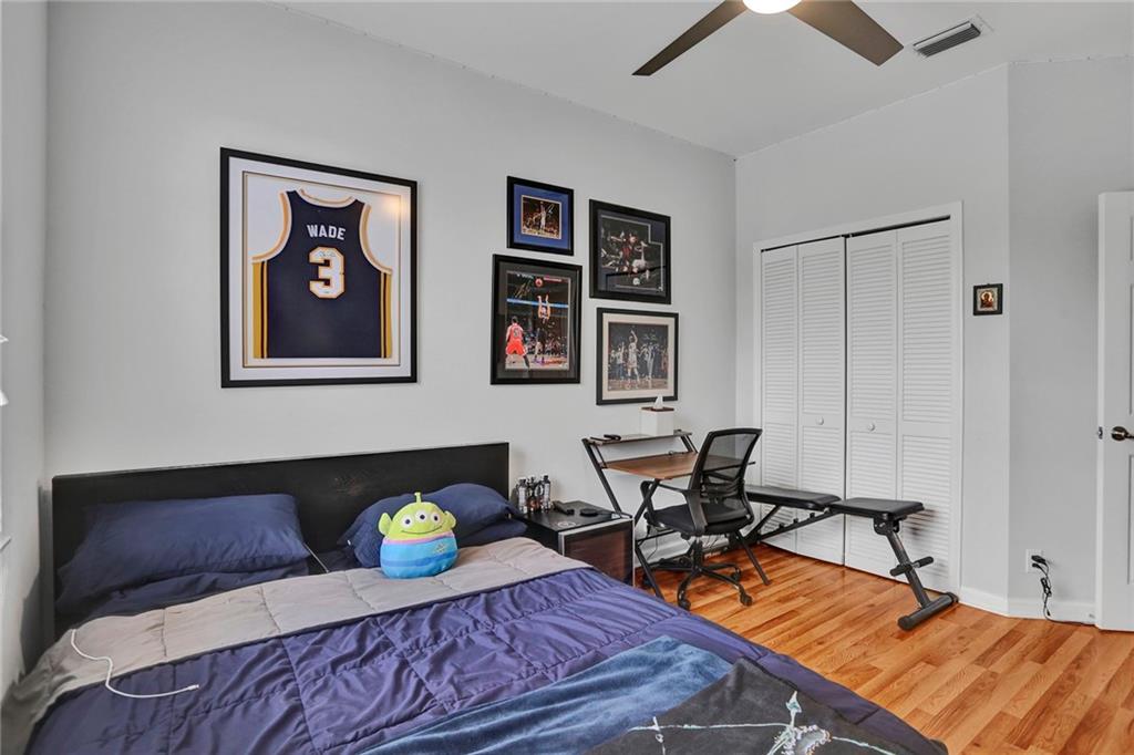 Sector 6 East 155-4 B - Residential
