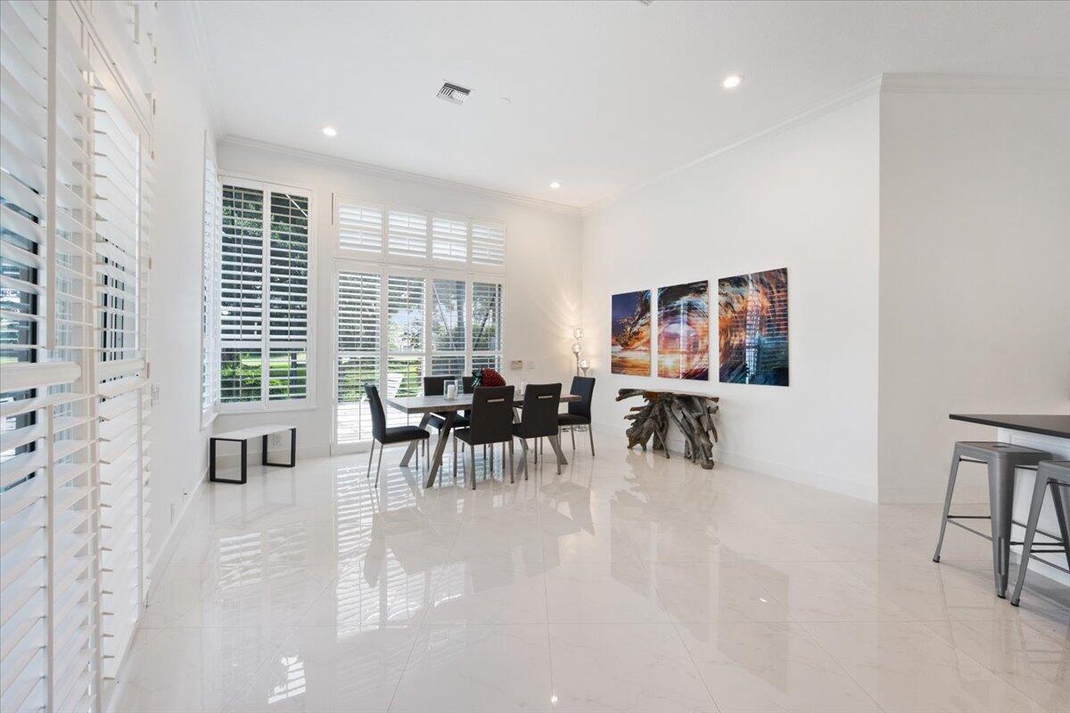 EAGLES LANDING OF P B POLO AND COUNTRY CLUB - Residential Lease