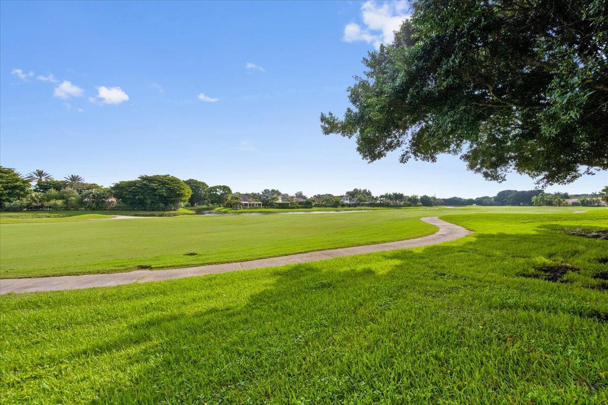 EAGLES LANDING OF P B POLO AND COUNTRY CLUB - Residential Lease