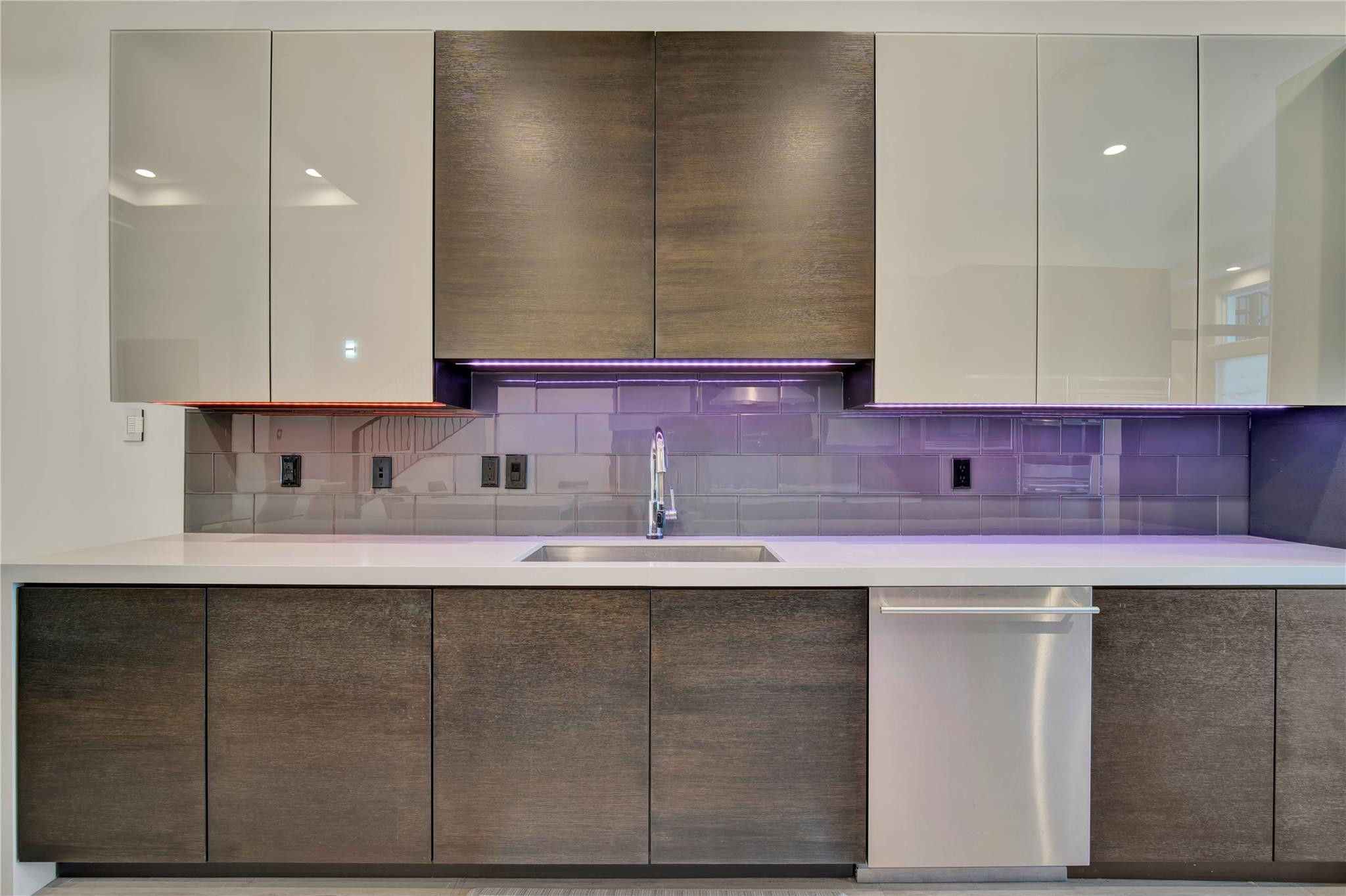 VILLAS AT RED REEF CONDO - Residential Lease