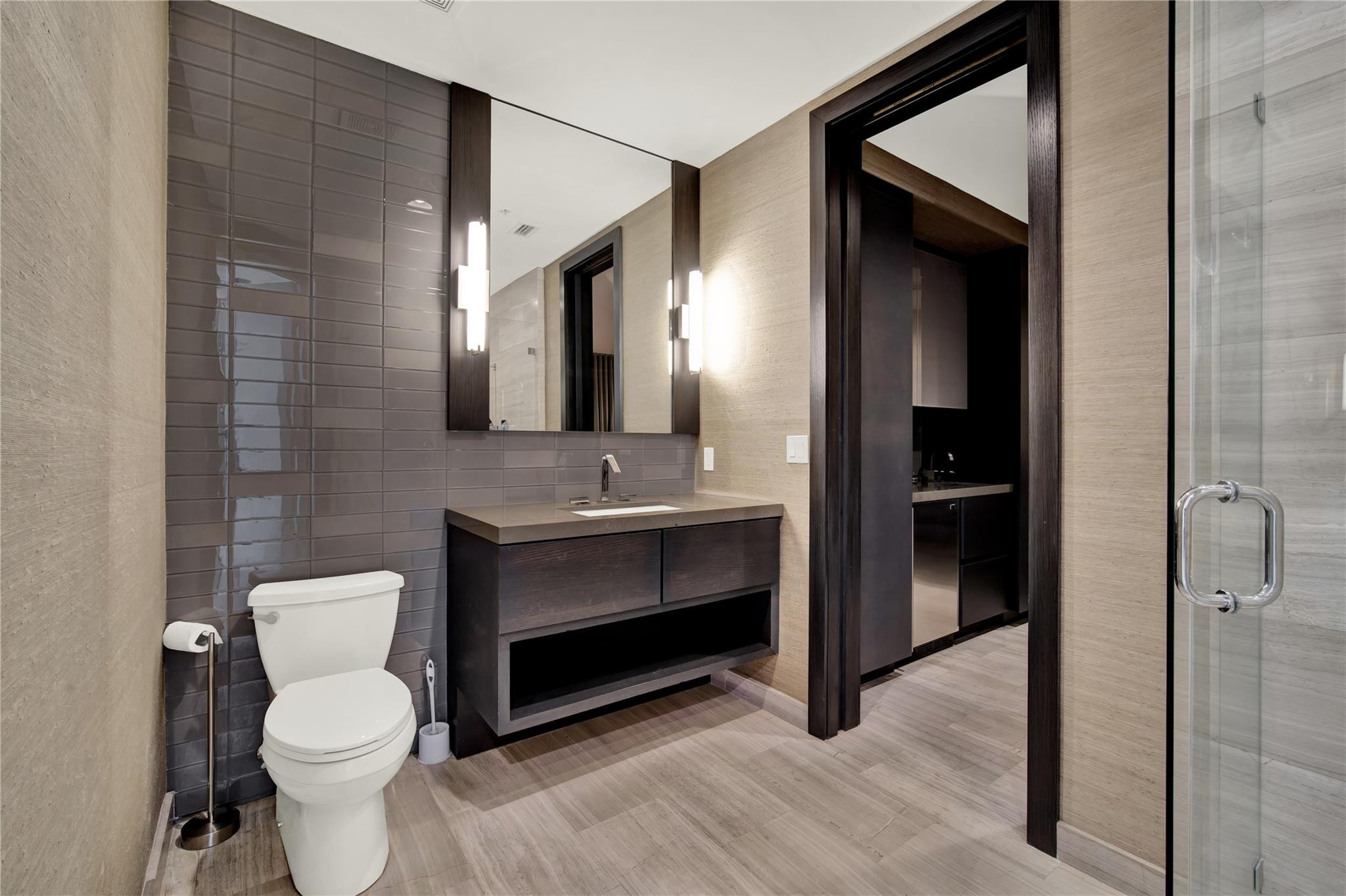 VILLAS AT RED REEF CONDO - Residential Lease