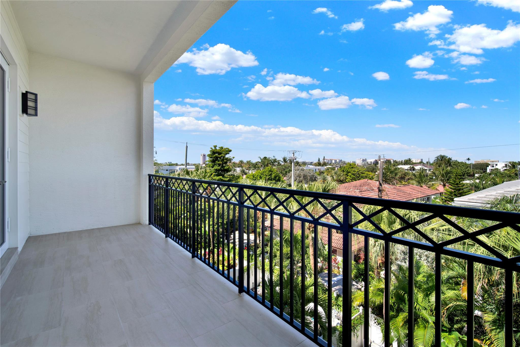 VILLAS AT RED REEF CONDO - Residential Lease