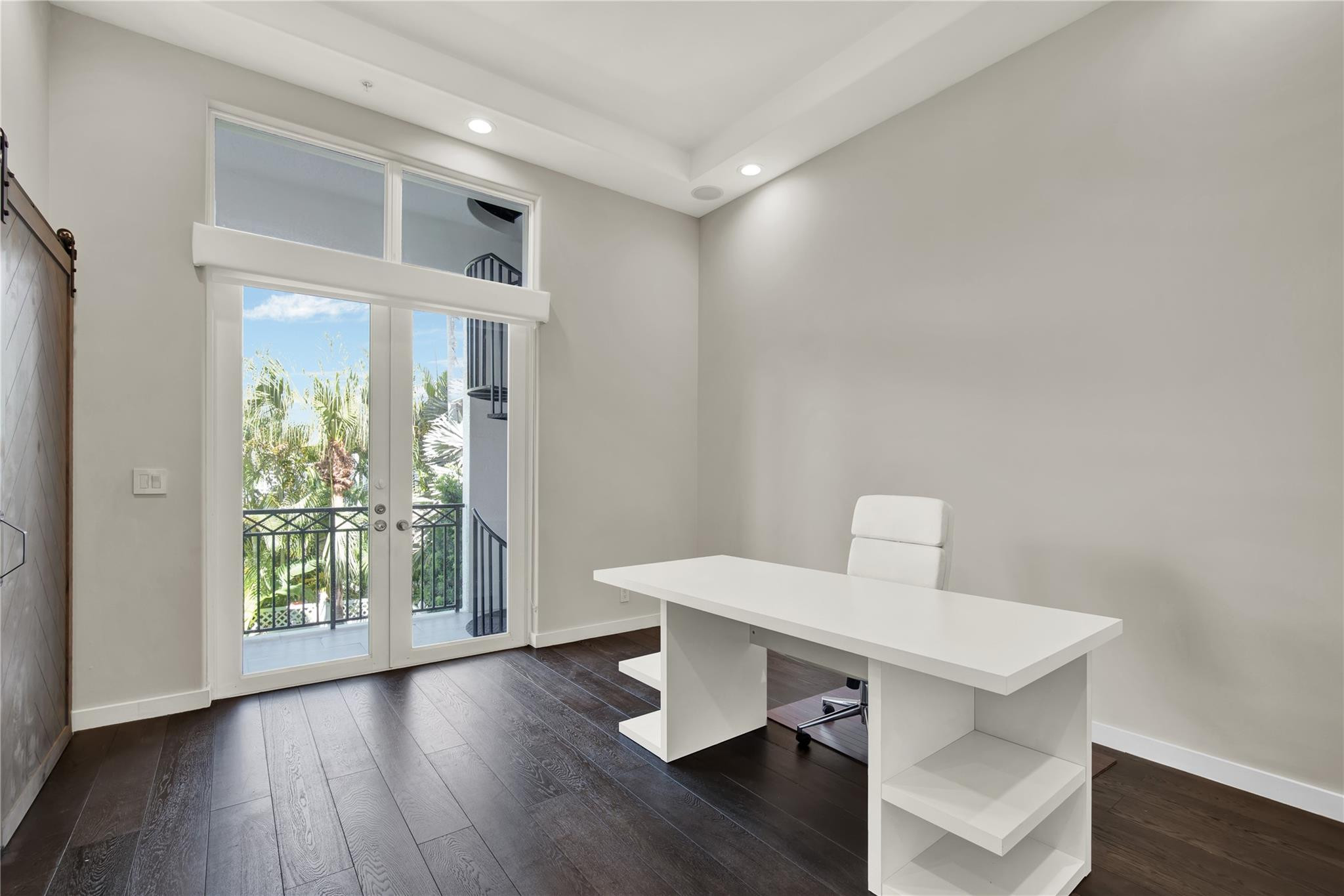VILLAS AT RED REEF CONDO - Residential Lease