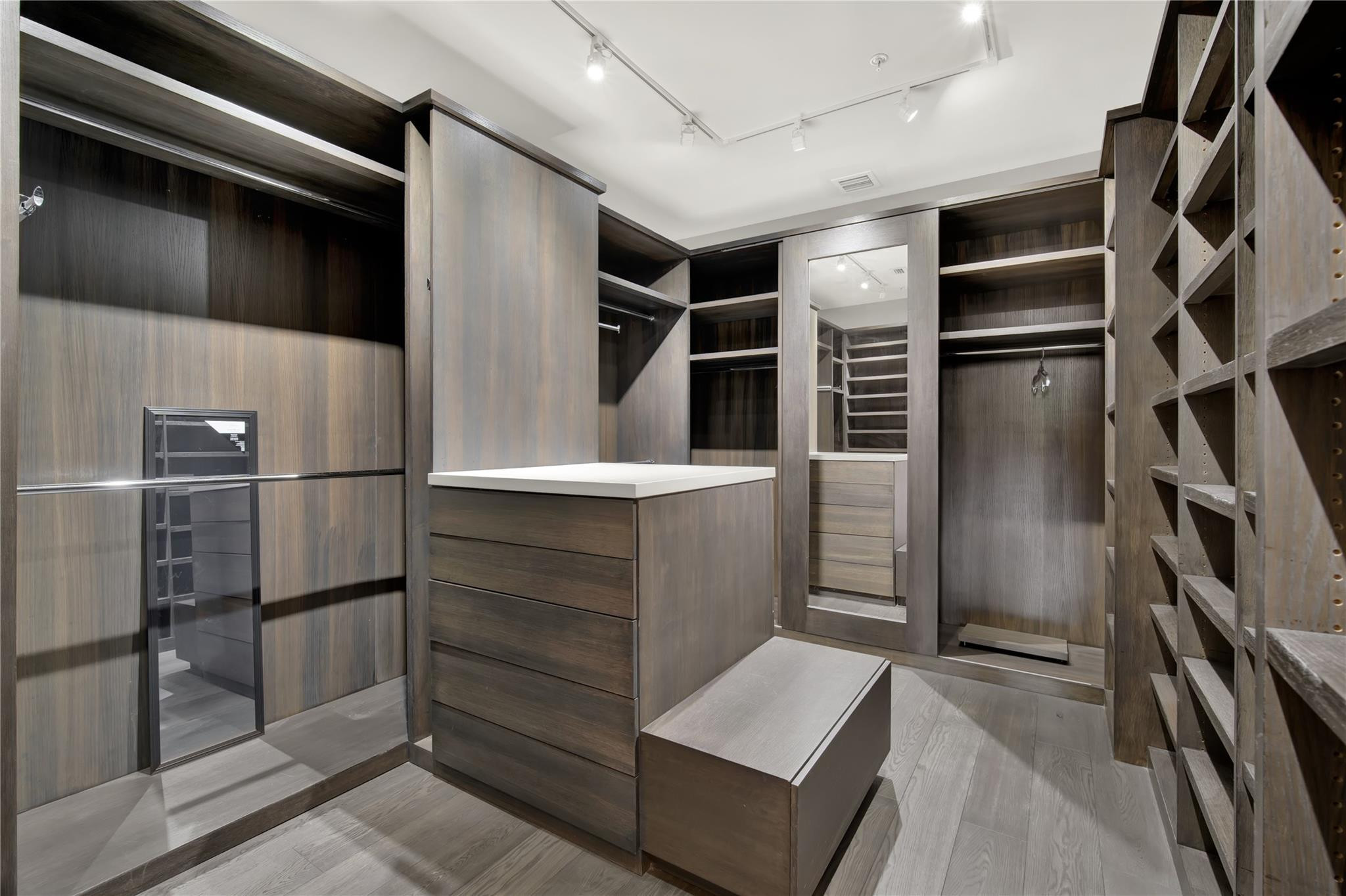 VILLAS AT RED REEF CONDO - Residential Lease