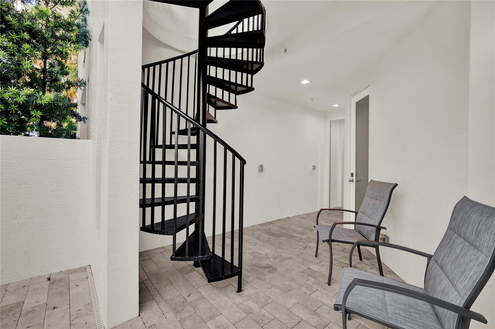 VILLAS AT RED REEF CONDO - Residential Lease