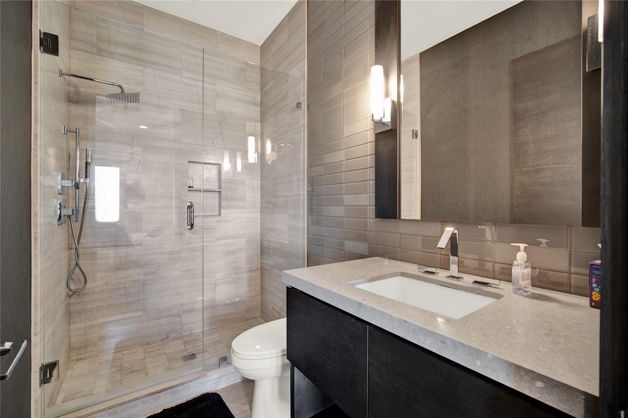 VILLAS AT RED REEF CONDO - Residential Lease
