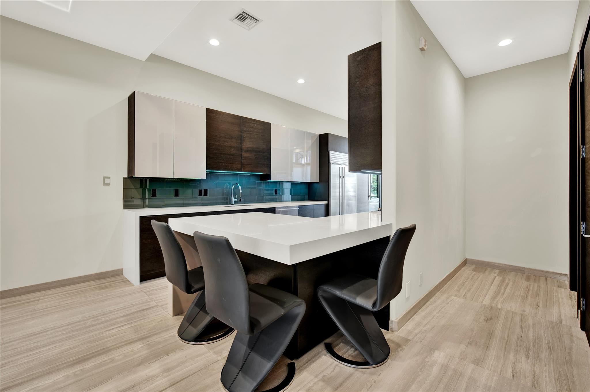 VILLAS AT RED REEF CONDO - Residential Lease