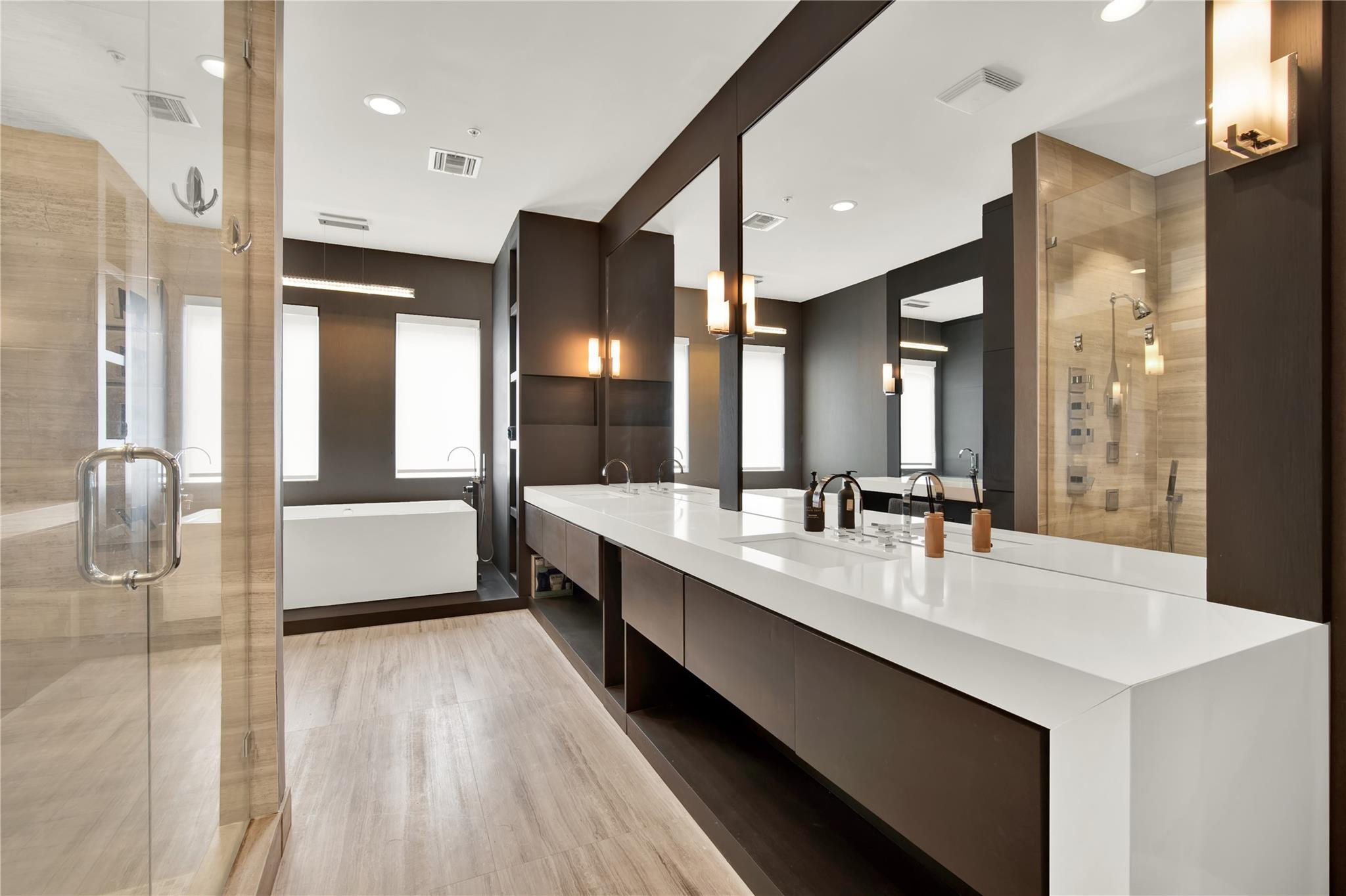 VILLAS AT RED REEF CONDO - Residential Lease