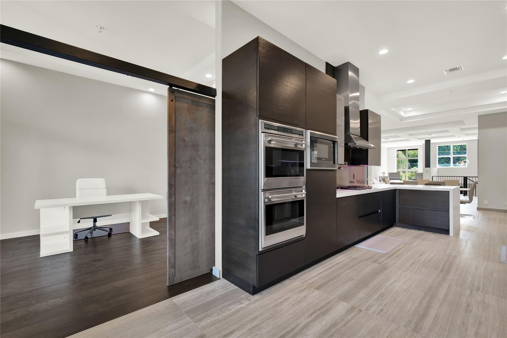 VILLAS AT RED REEF CONDO - Residential Lease