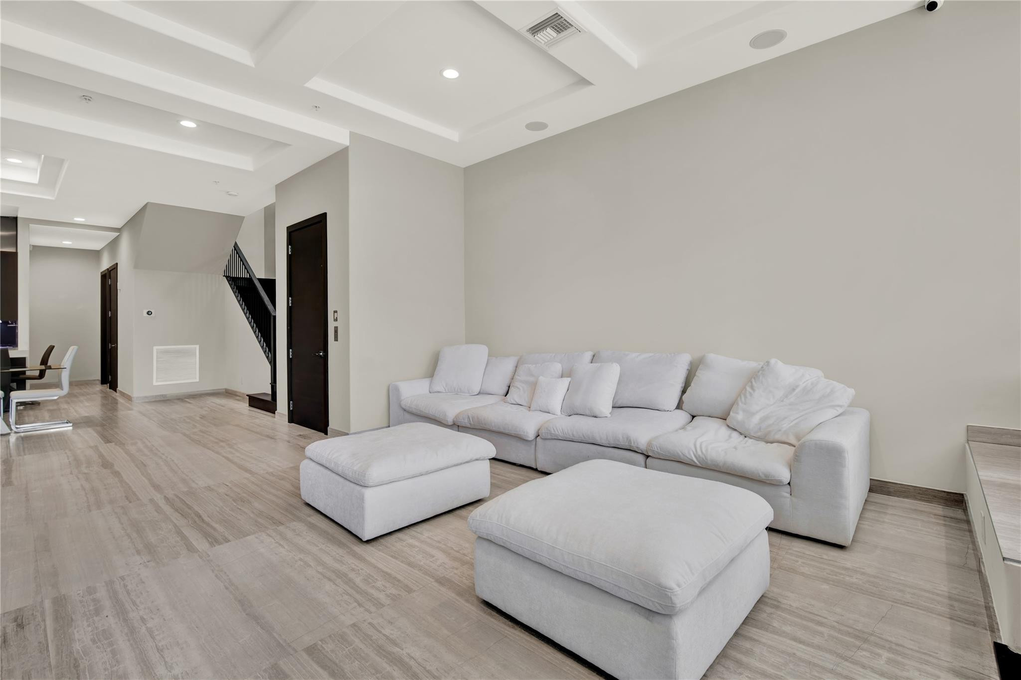 VILLAS AT RED REEF CONDO - Residential Lease