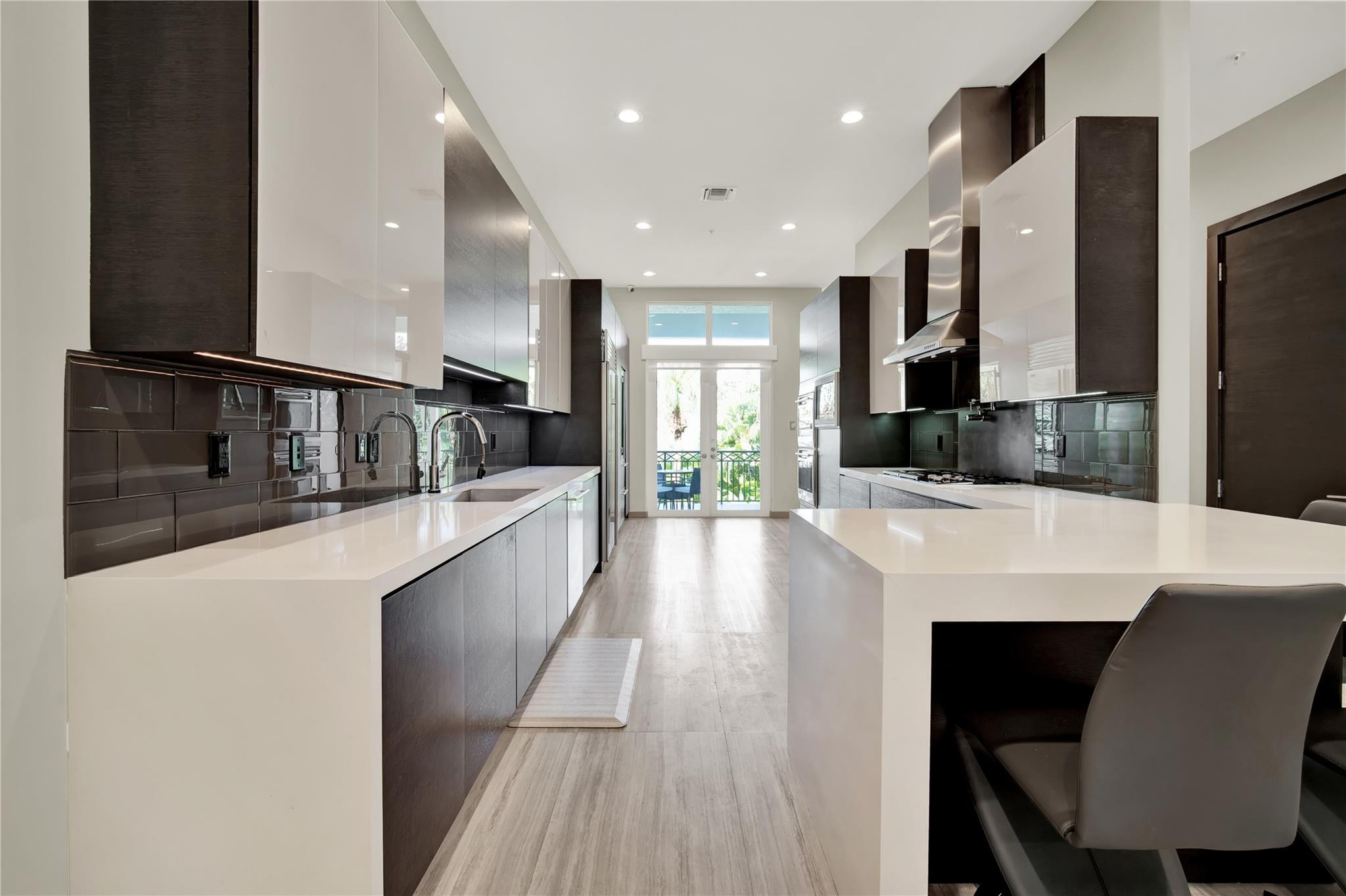VILLAS AT RED REEF CONDO - Residential Lease