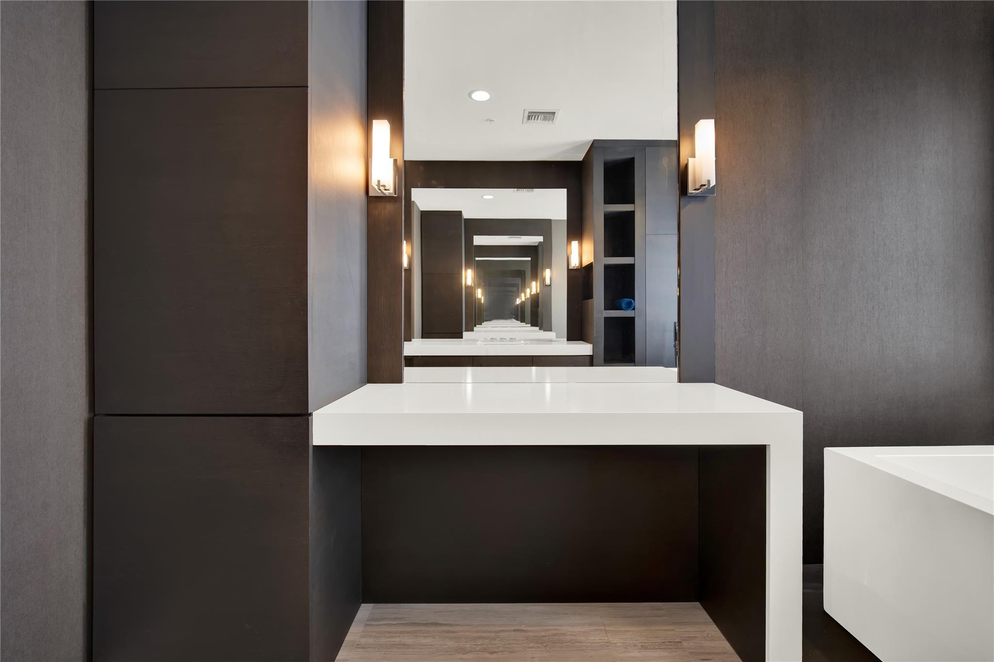 VILLAS AT RED REEF CONDO - Residential Lease