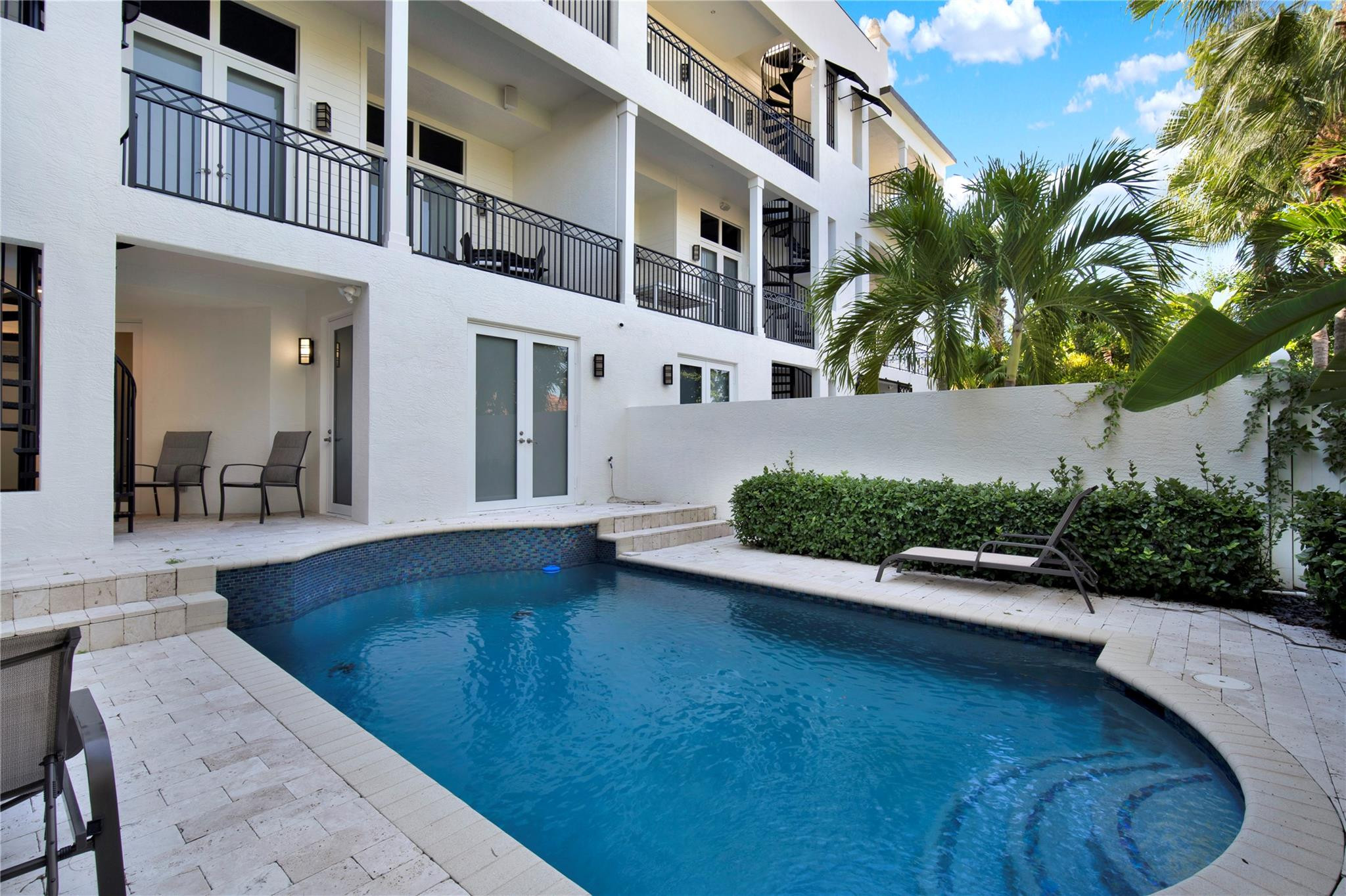 VILLAS AT RED REEF CONDO - Residential Lease