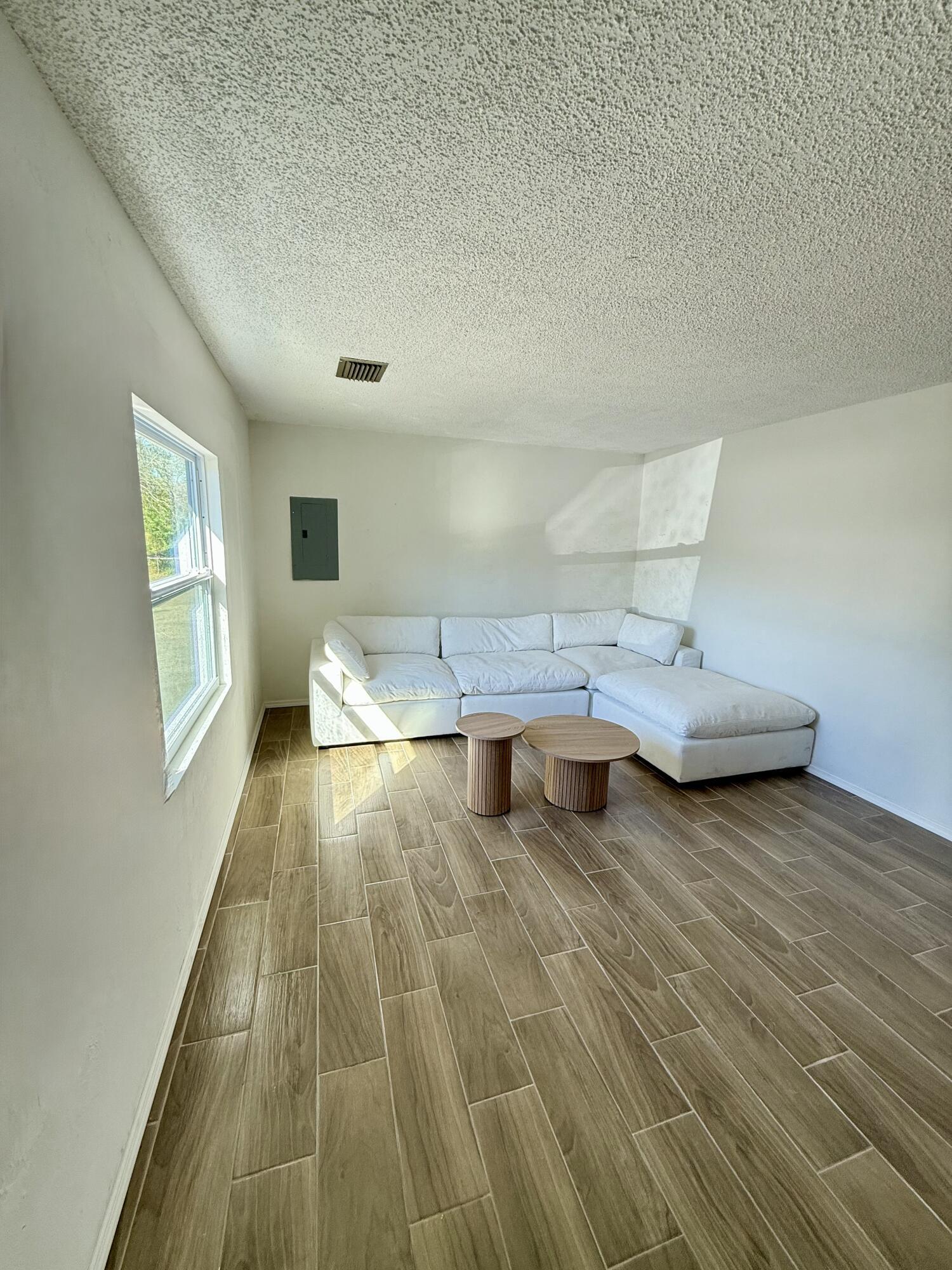 VACATION EST - Residential