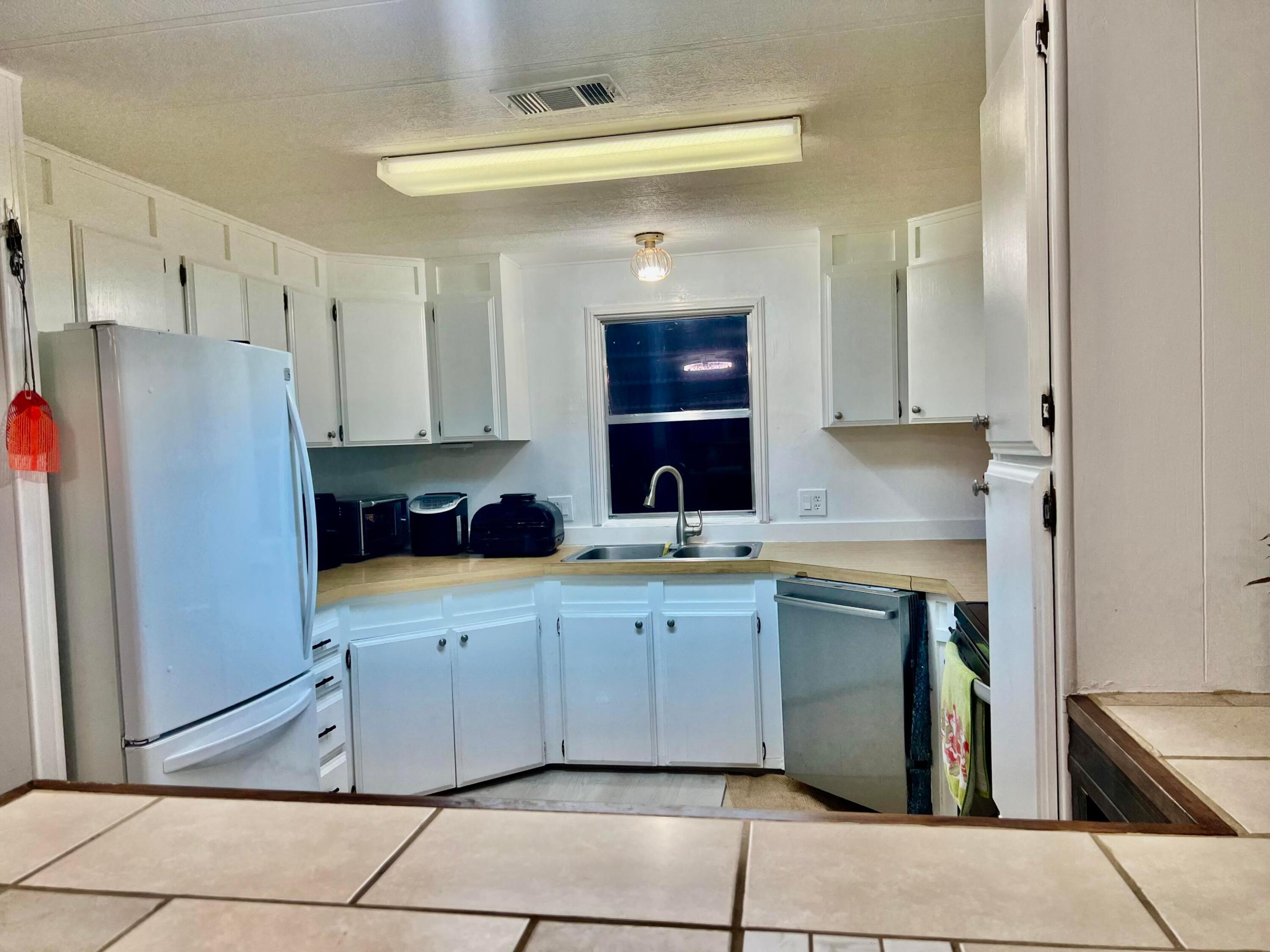 DEERFIELD LAKE - Residential