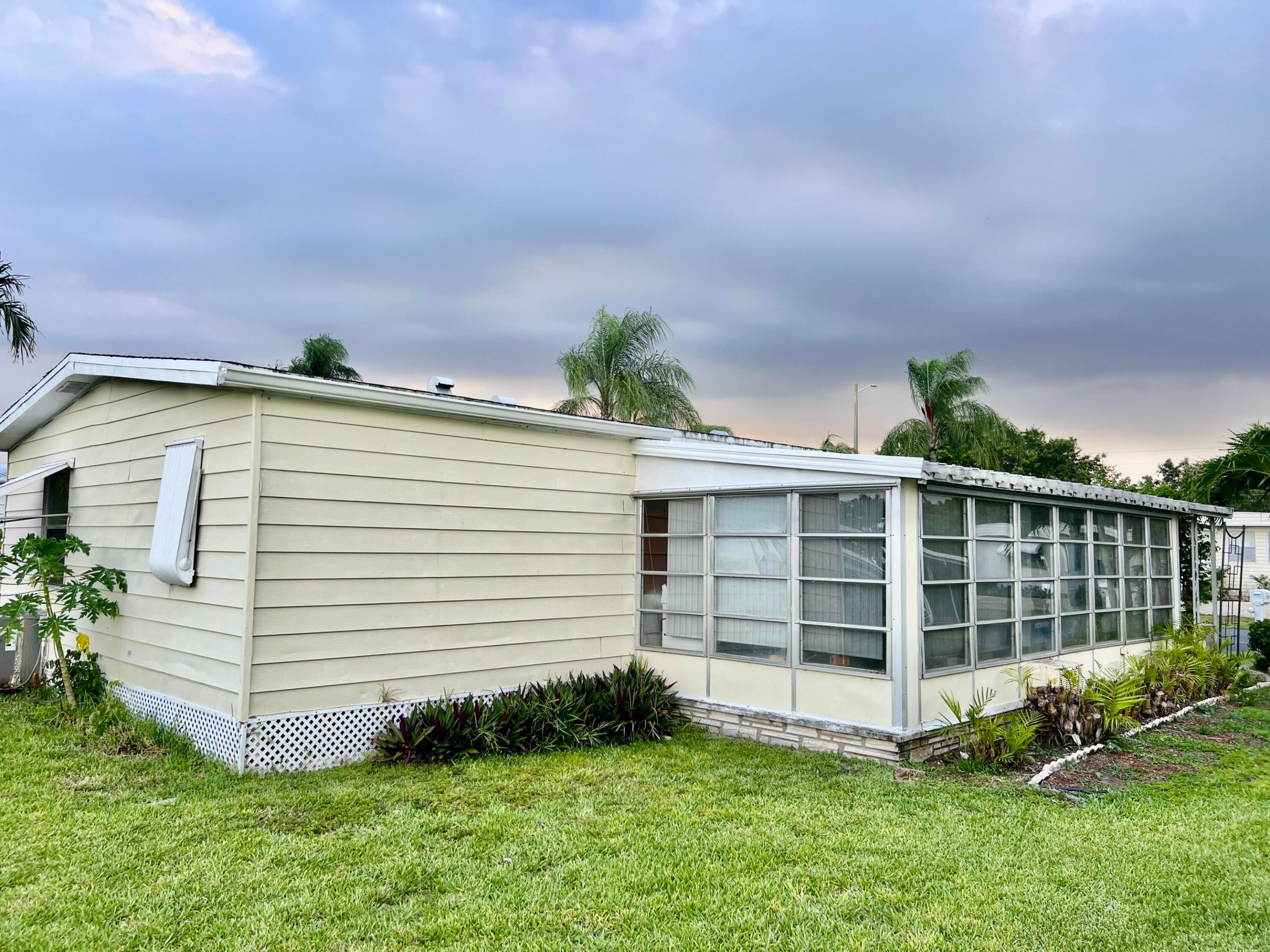 DEERFIELD LAKE - Residential