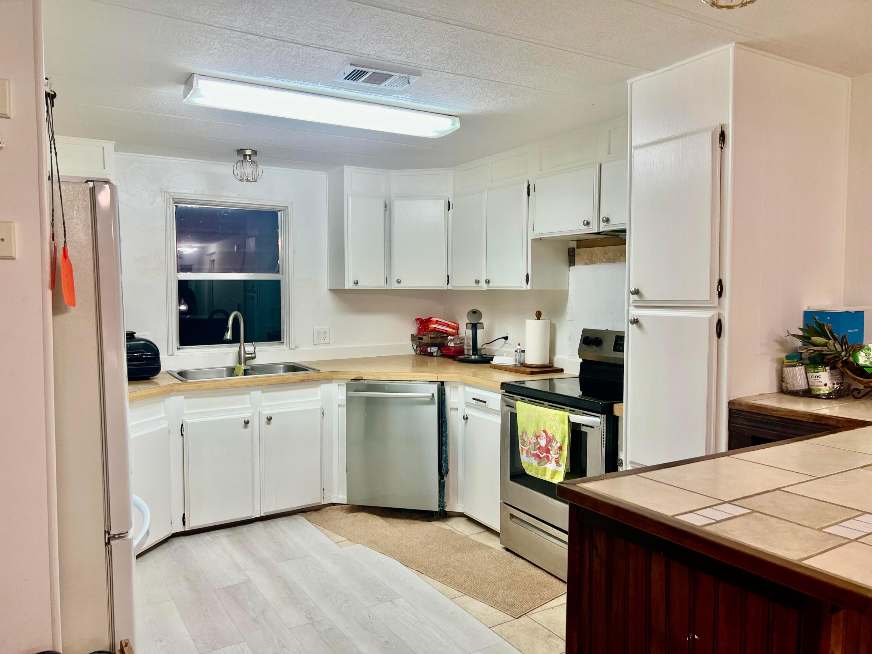 DEERFIELD LAKE - Residential