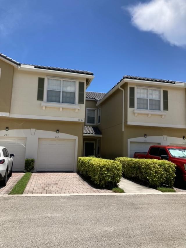 LEXINGTON LAKES - Residential
