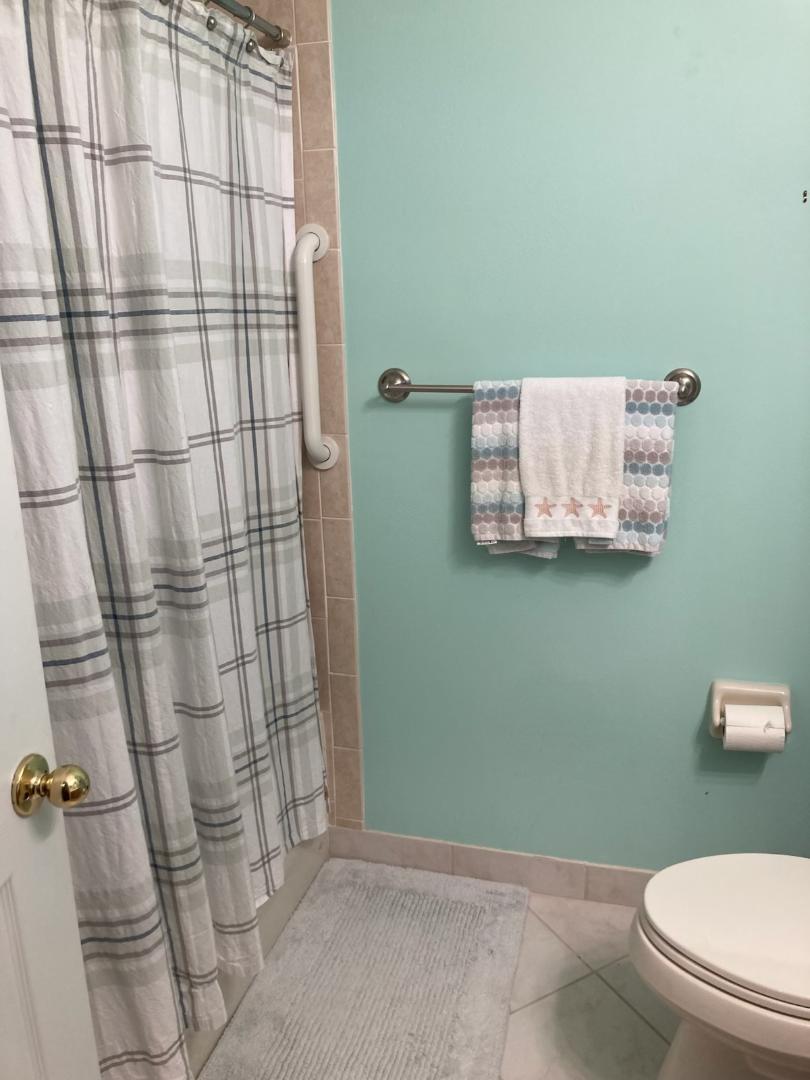 LEXINGTON LAKES - Residential