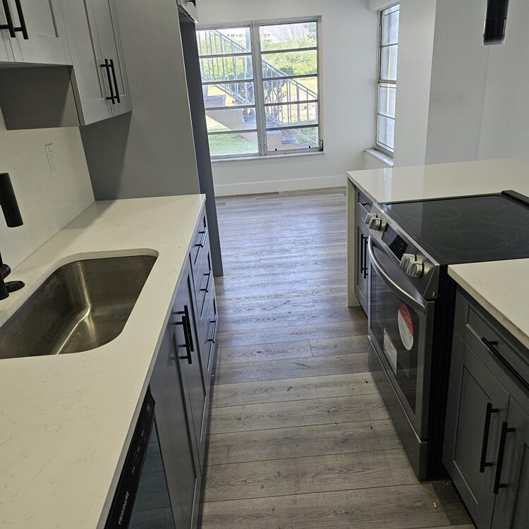 MANORS OF INVERRARY XII - Residential Lease