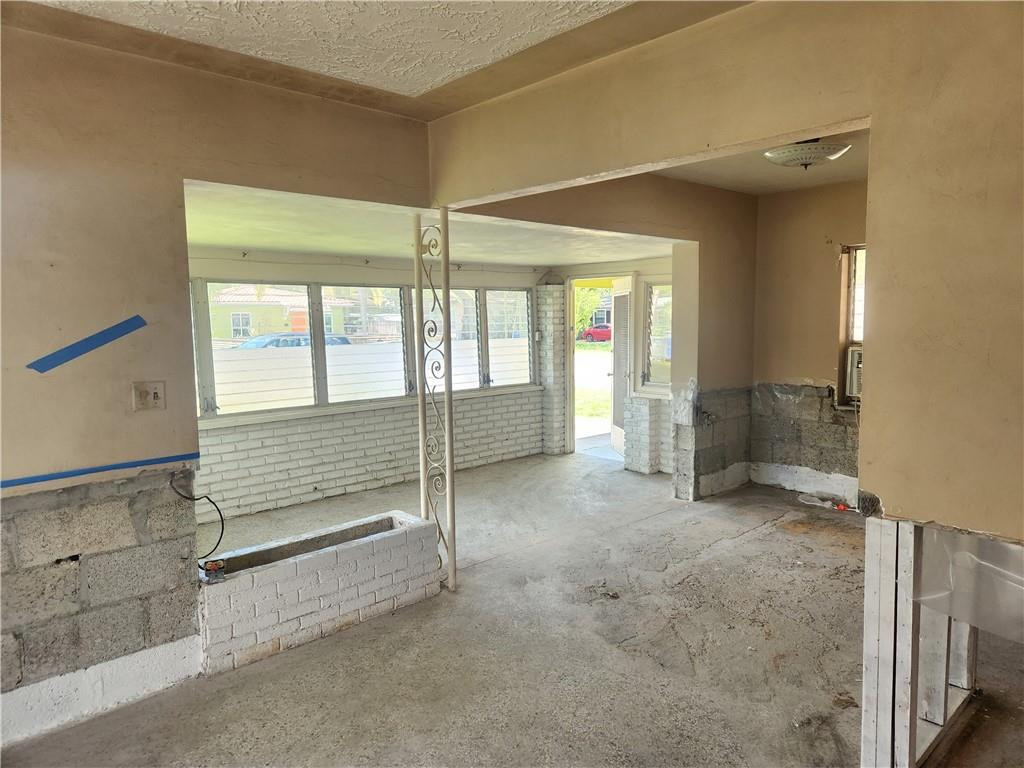 White Acres 19-33 B - Residential