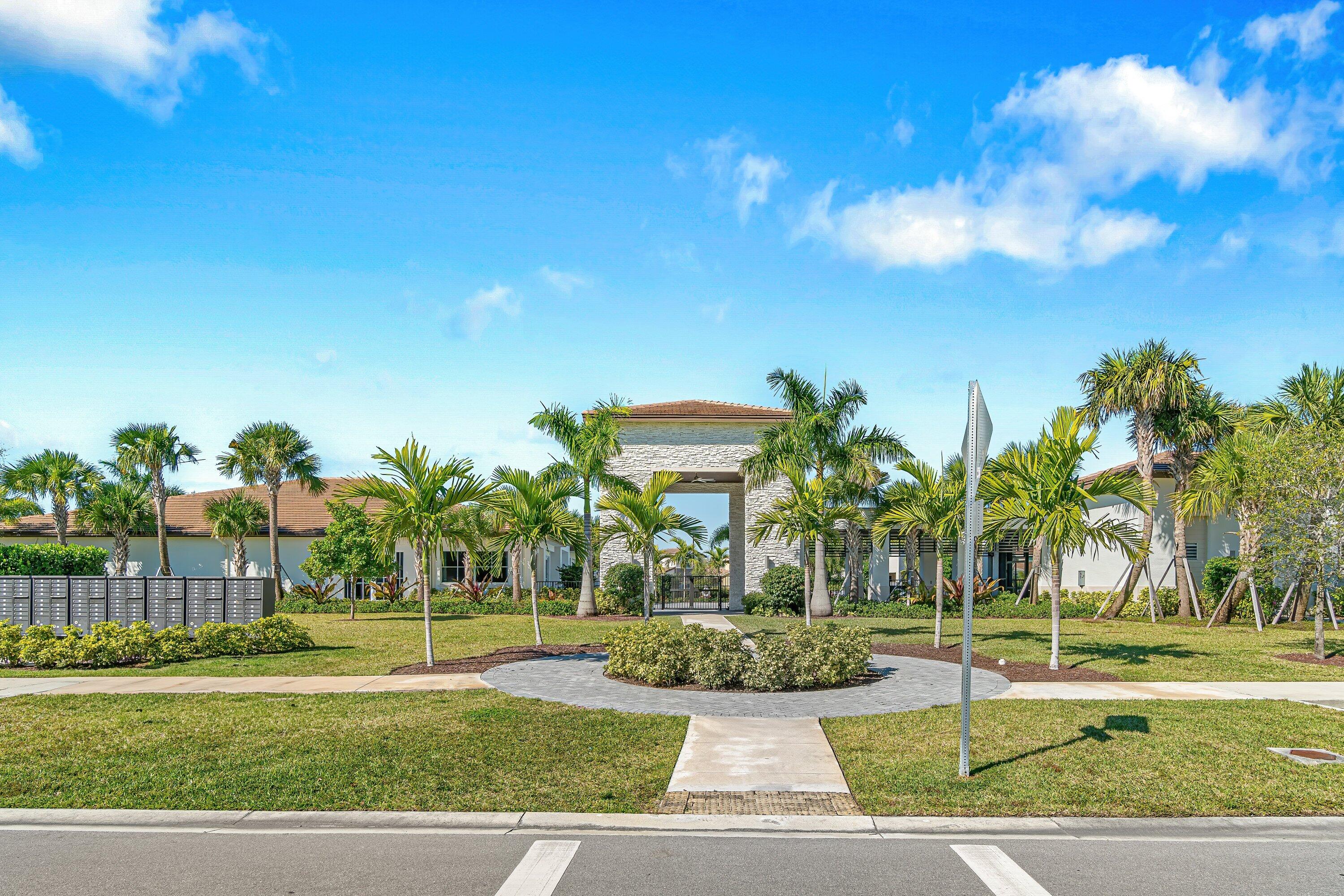 CRYSTAL LAKE 1ST SEC - Residential