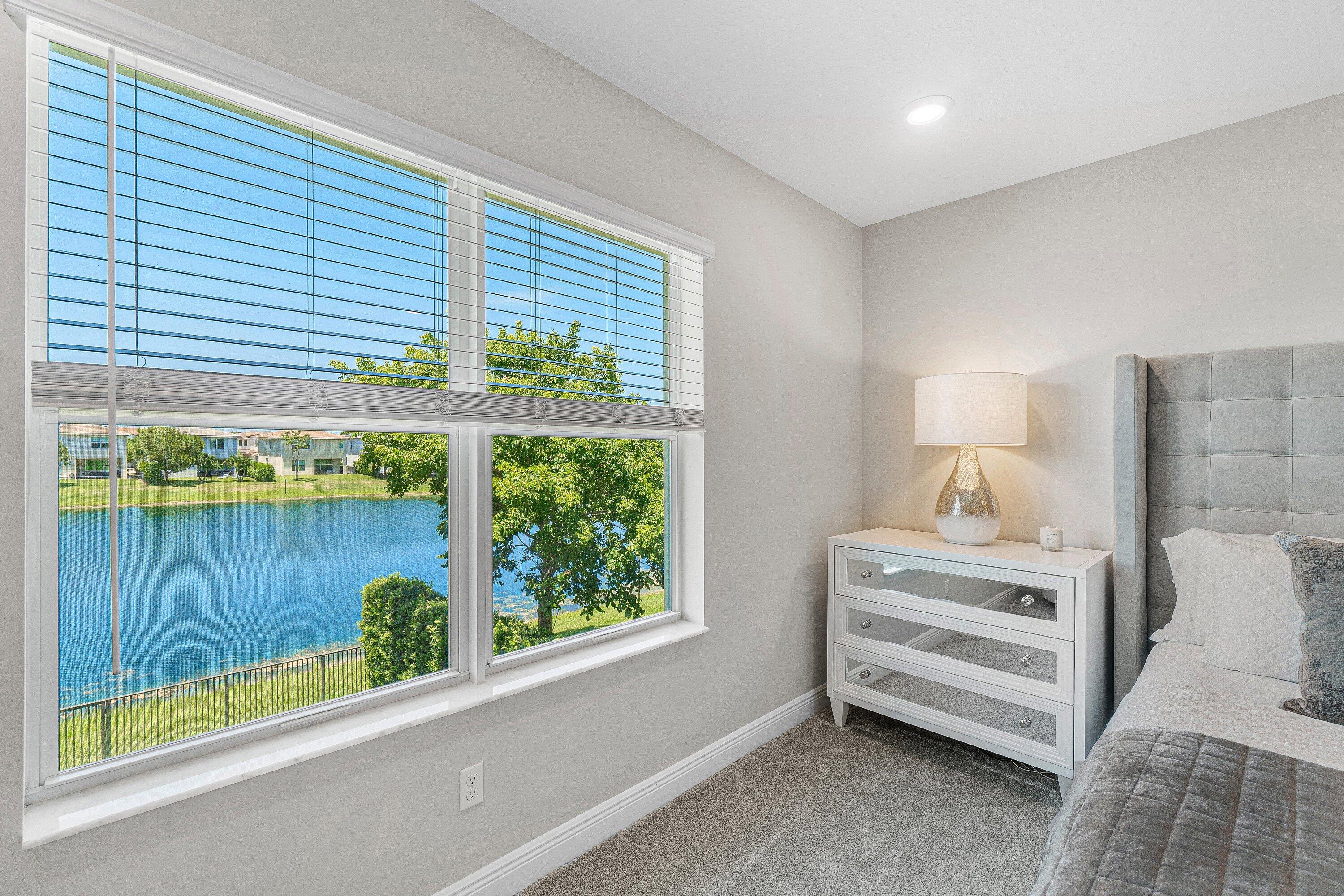 CRYSTAL LAKE 1ST SEC - Residential