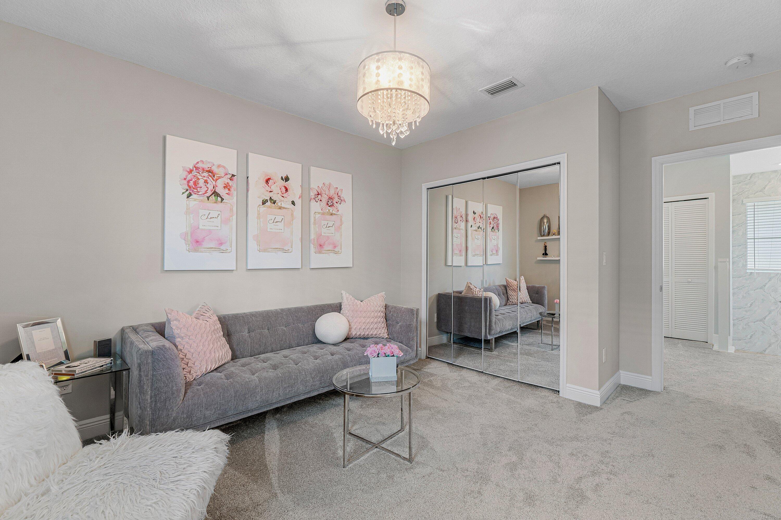 CRYSTAL LAKE 1ST SEC - Residential