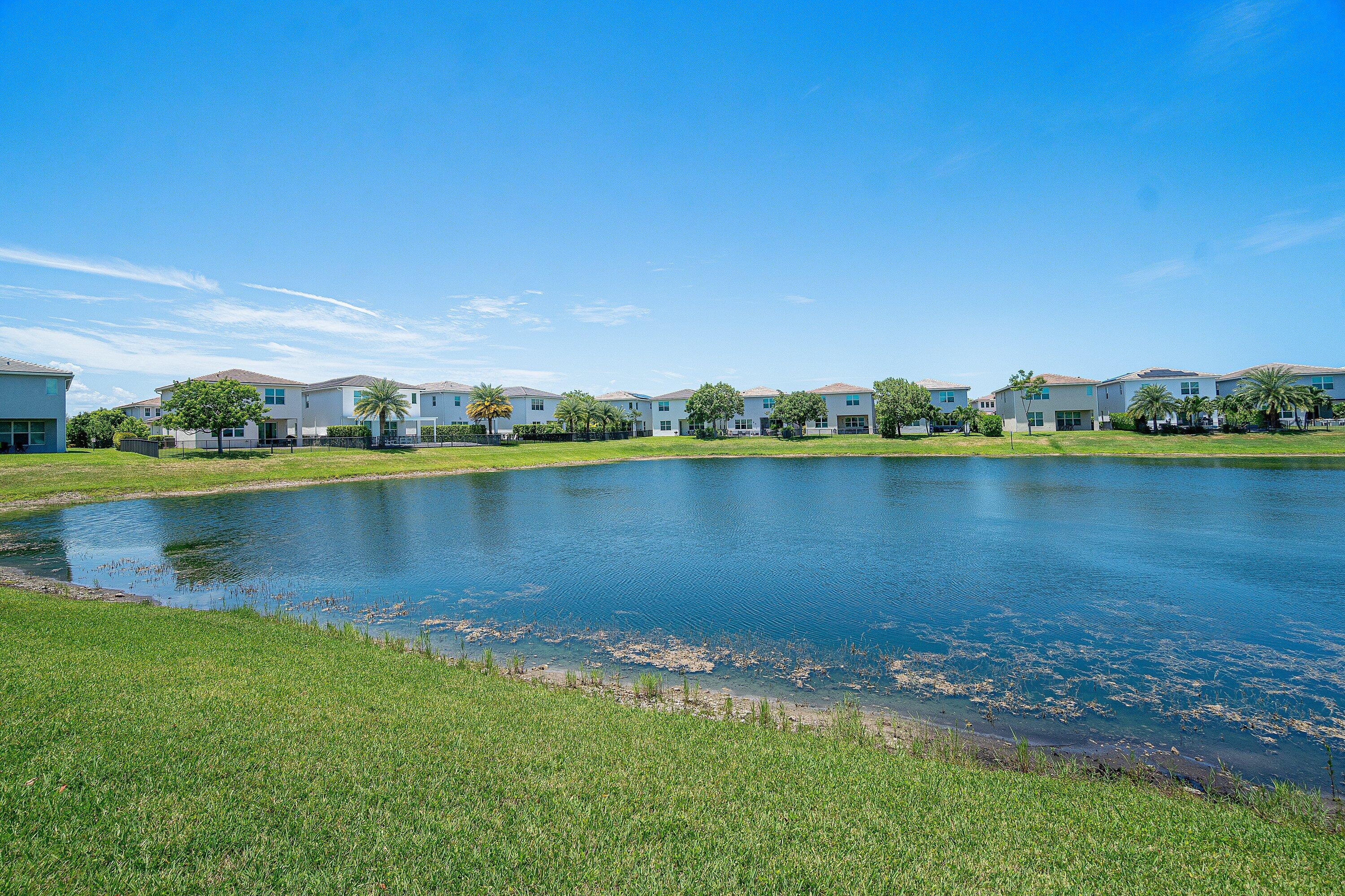 CRYSTAL LAKE 1ST SEC - Residential