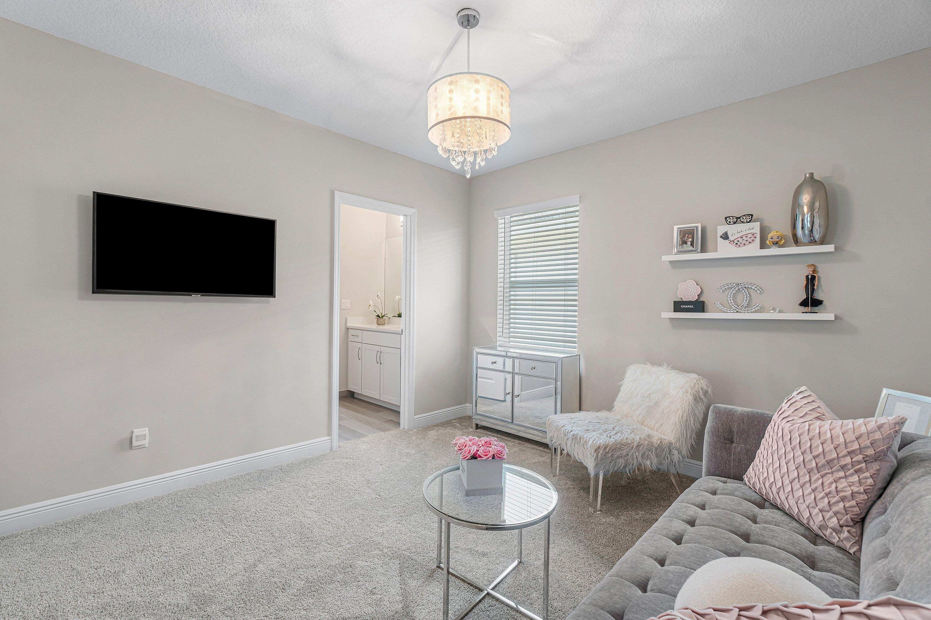 CRYSTAL LAKE 1ST SEC - Residential
