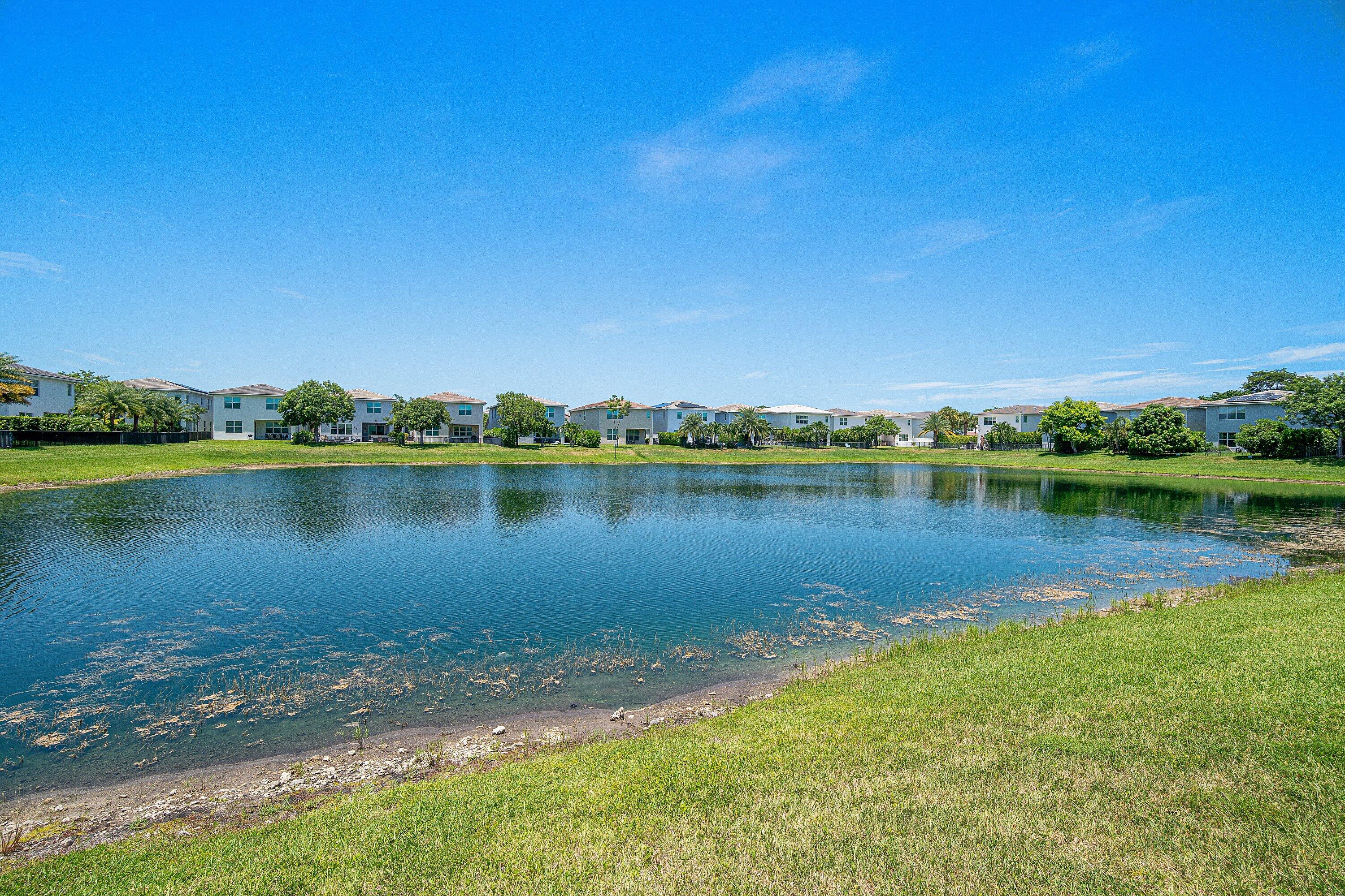 CRYSTAL LAKE 1ST SEC - Residential