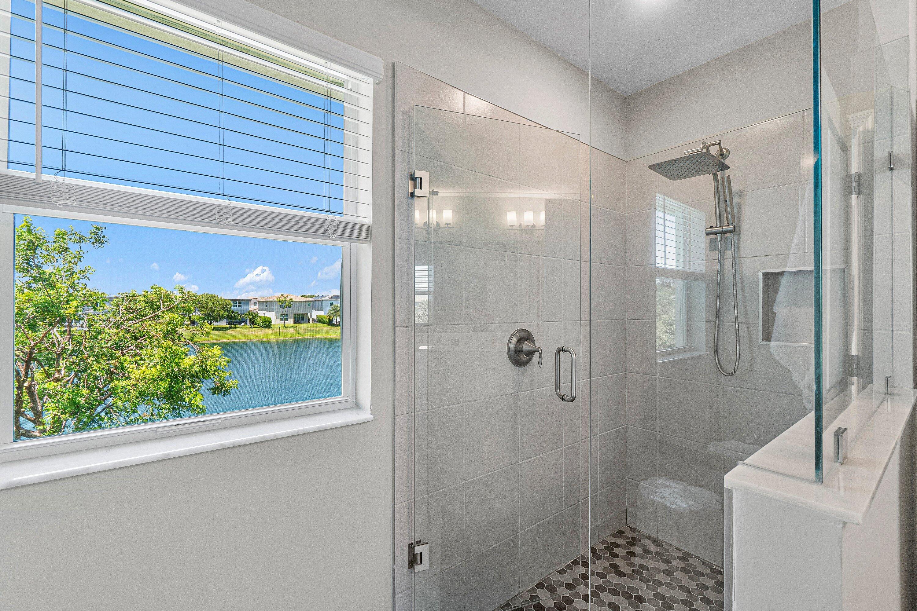 CRYSTAL LAKE 1ST SEC - Residential