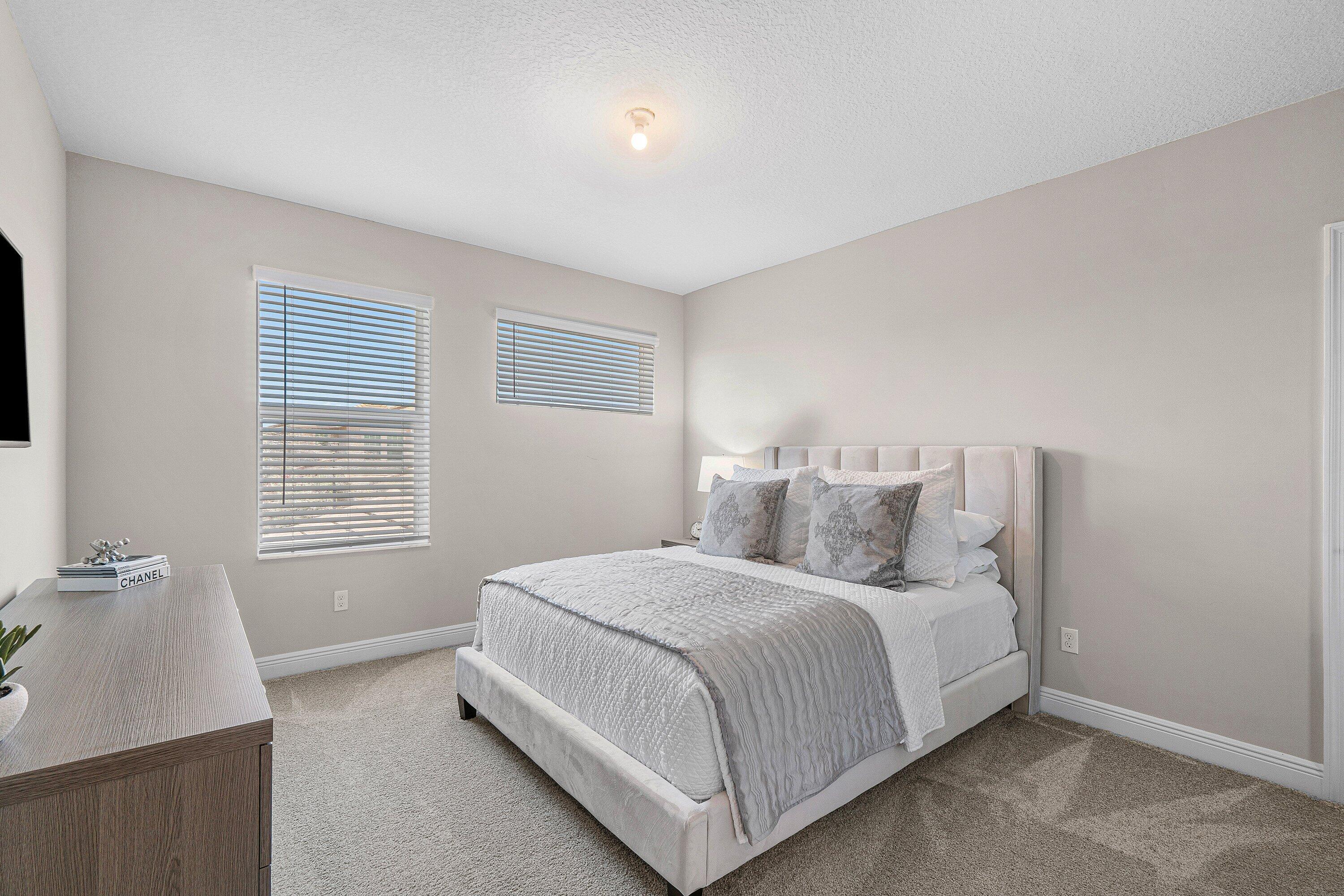 CRYSTAL LAKE 1ST SEC - Residential