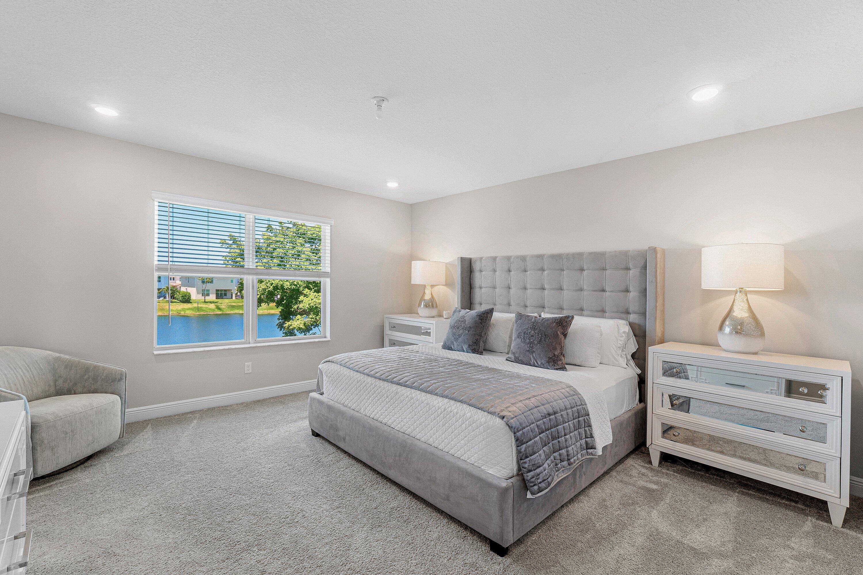 CRYSTAL LAKE 1ST SEC - Residential