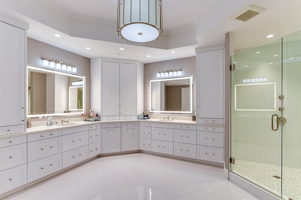 ONE WATERMARK PLACE OF THE PALM BEACHES - Residential