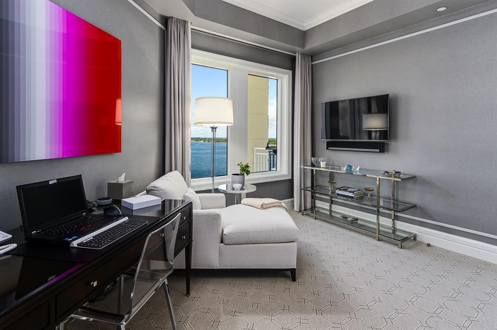 ONE WATERMARK PLACE OF THE PALM BEACHES - Residential