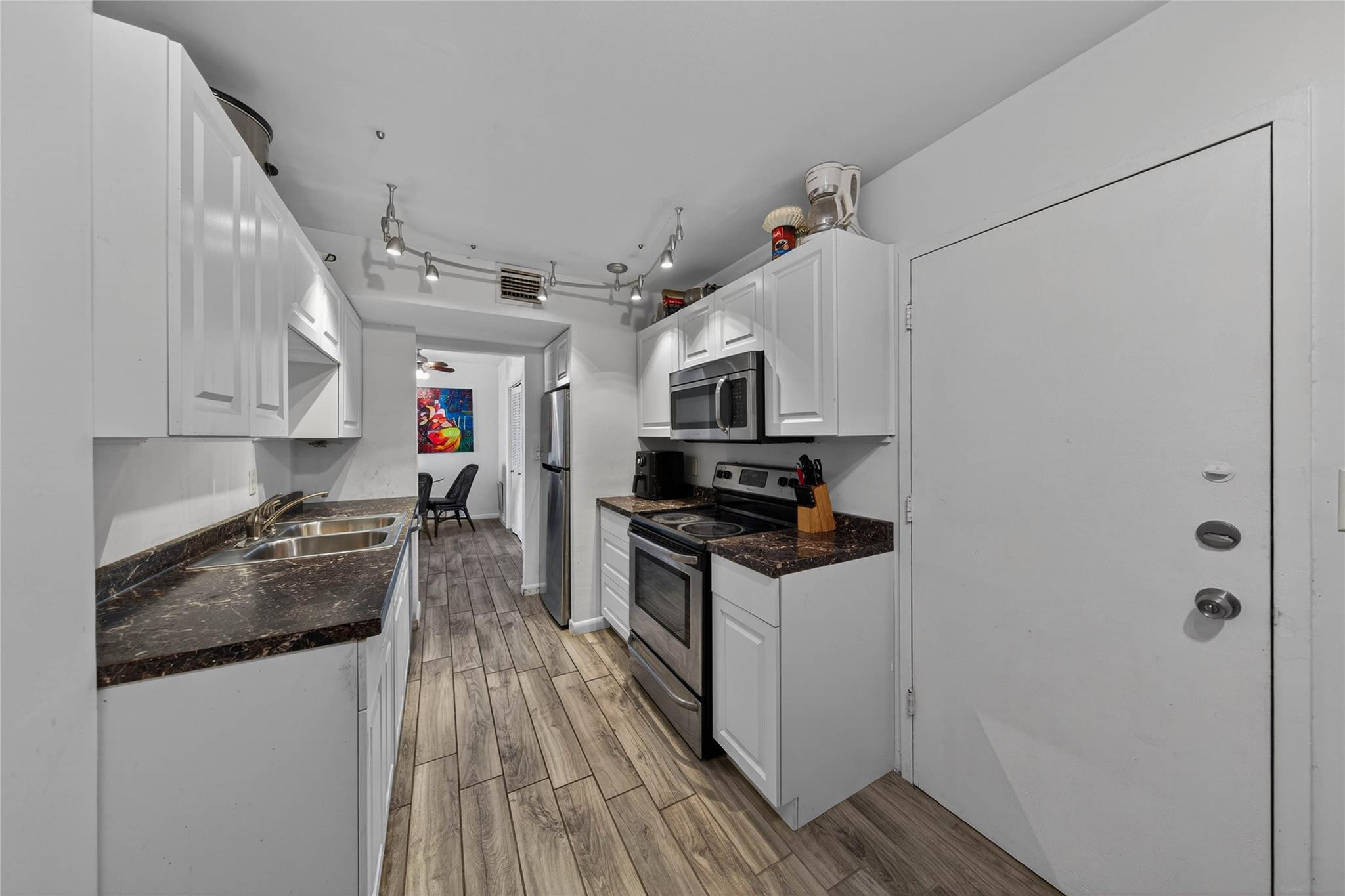 HILLCREST NO.21 - Residential