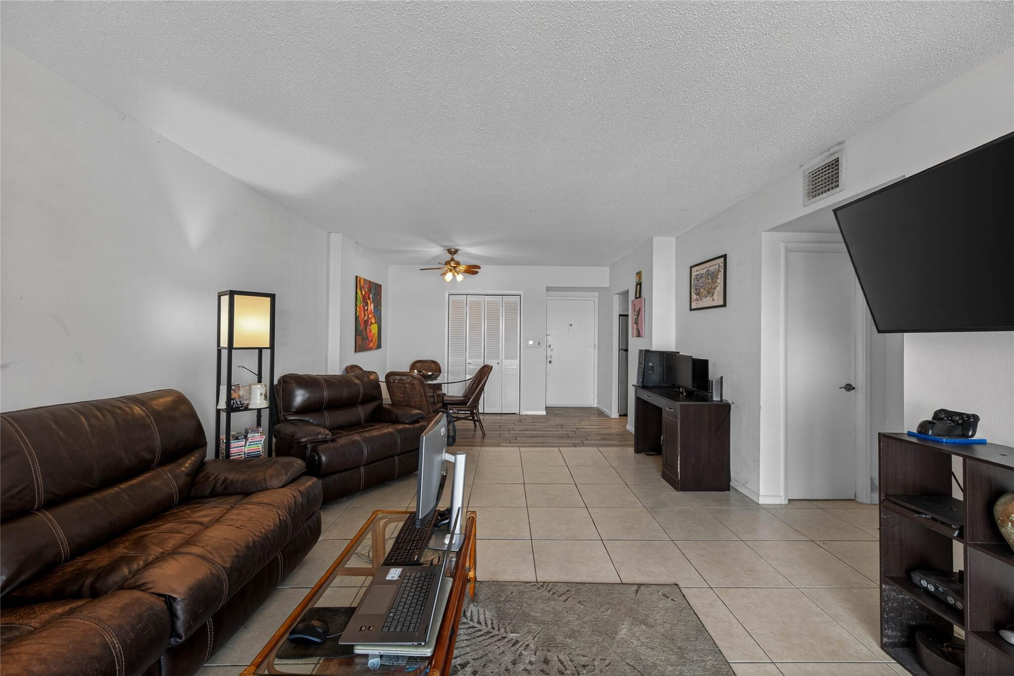 HILLCREST NO.21 - Residential