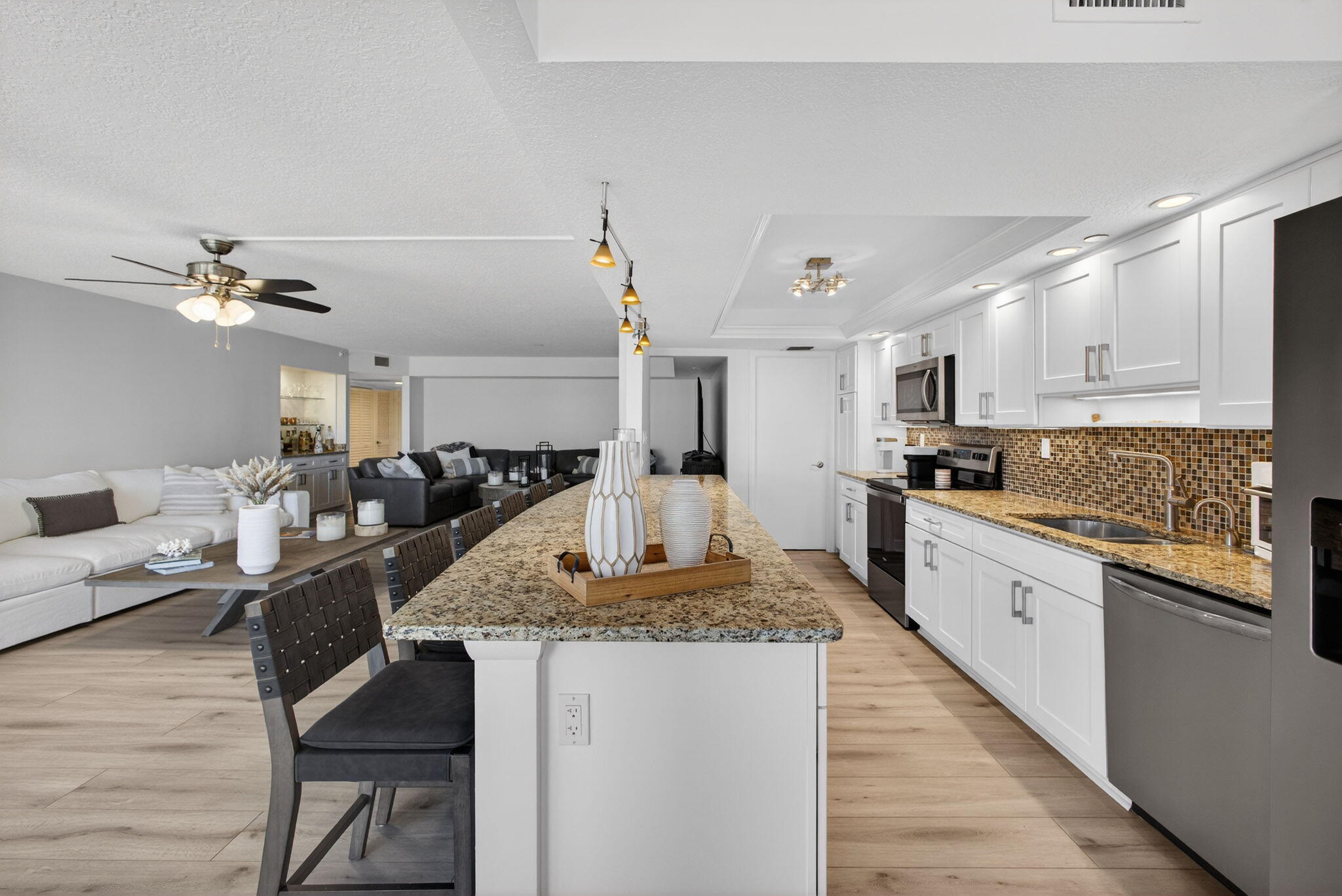 HALCYON OF PALM BEACH - Residential