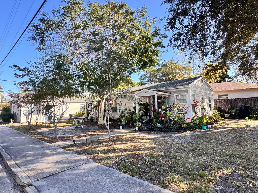 Location, Location, Location. Renovated historic Villas (4 units) in downtown Lake Worth approximately a 1/2 mile to Lake Avenue and all the downtown action. These 1/1 units would be a great Air BNB location! They have been updated inside and out, all impact windows and doors, new paint inside and out, newer roof, updated fixtures, baths, etc. Ample parking, with streets spots and private parking lot. Only a half mile to Downtown Lake Worth/Lake Avenue. 7% cap rate.