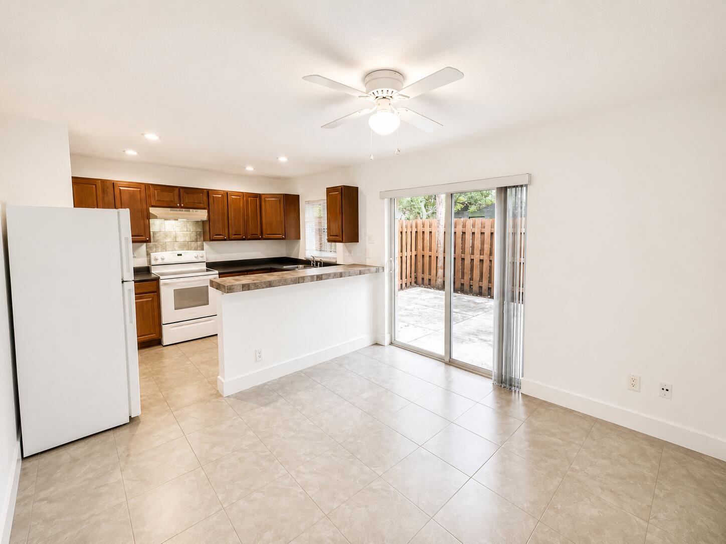 BLUEBERRY HILL I CONDO - Residential Lease