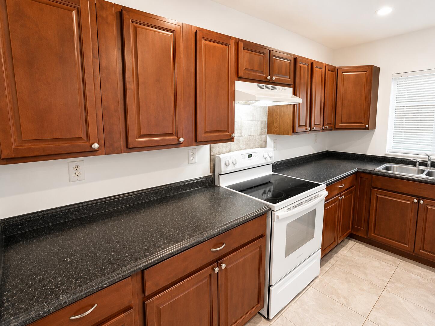 BLUEBERRY HILL I CONDO - Residential Lease