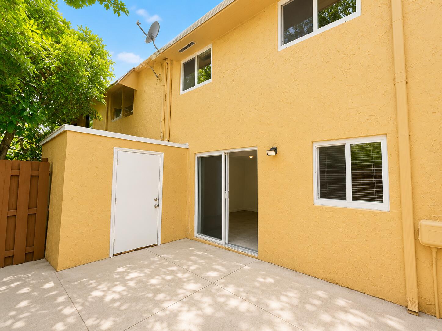 BLUEBERRY HILL I CONDO - Residential Lease