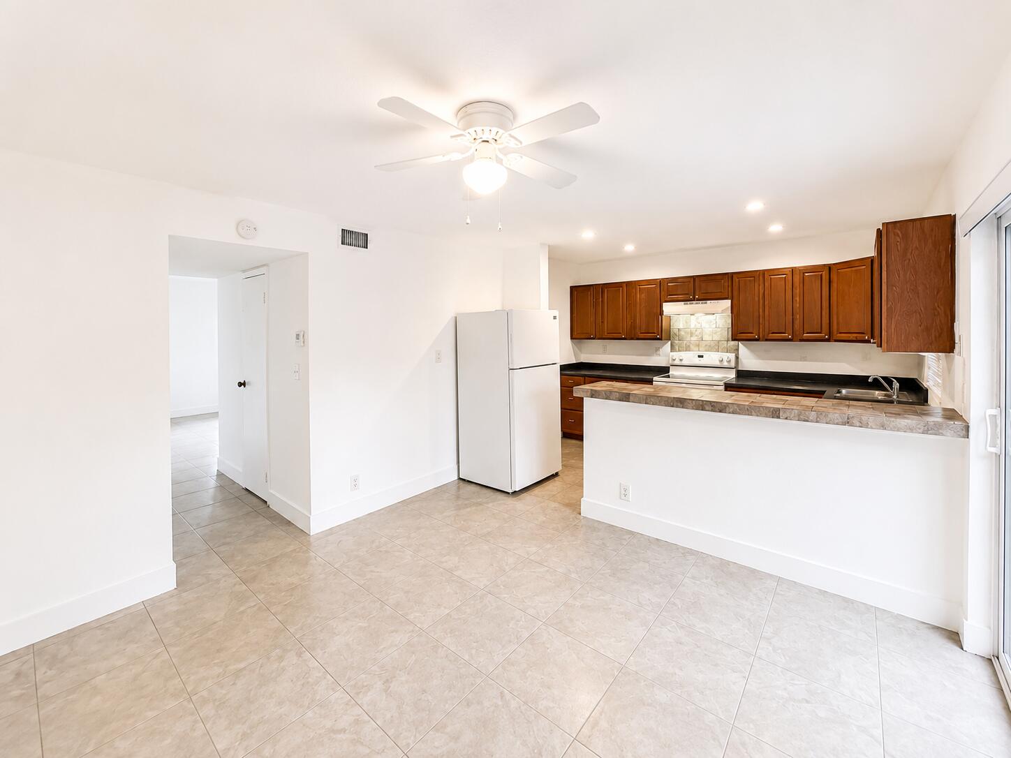 BLUEBERRY HILL I CONDO - Residential Lease