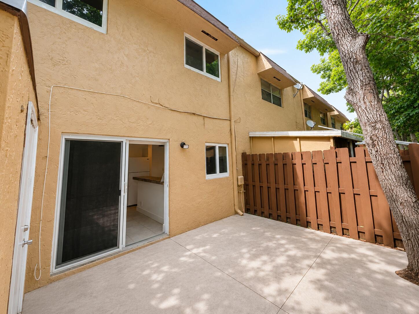 BLUEBERRY HILL I CONDO - Residential Lease