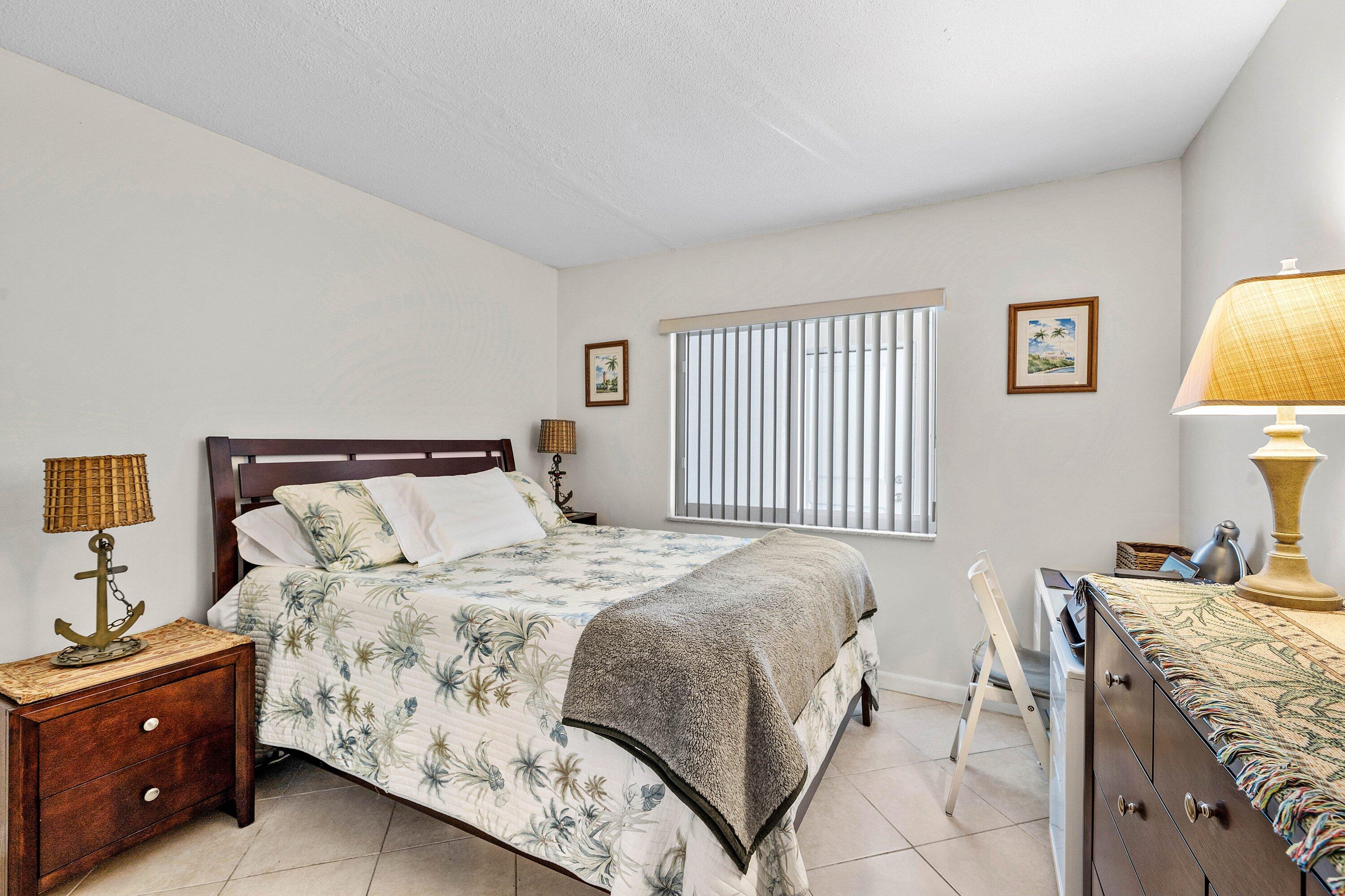 NORTH PALM BEACH VILLAGE - Residential Income
