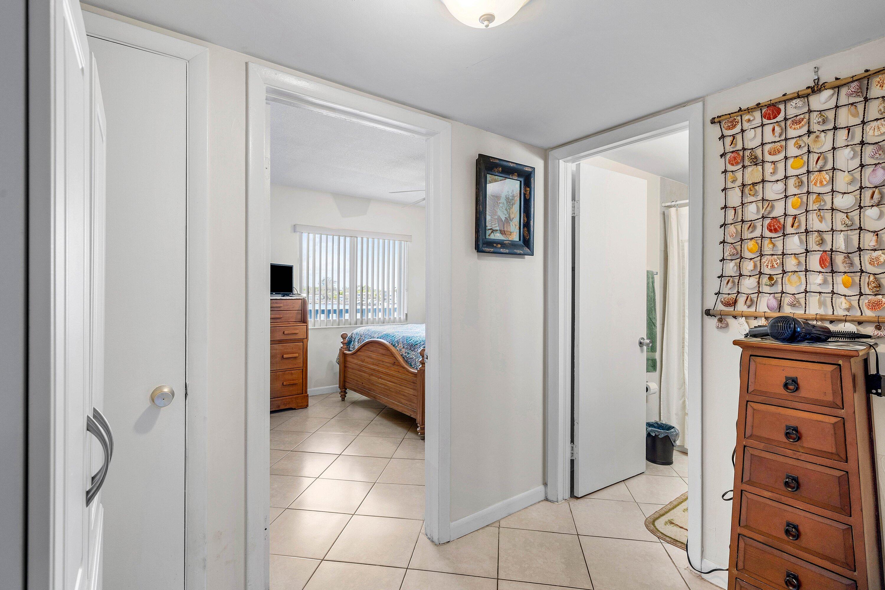 NORTH PALM BEACH VILLAGE - Residential Income